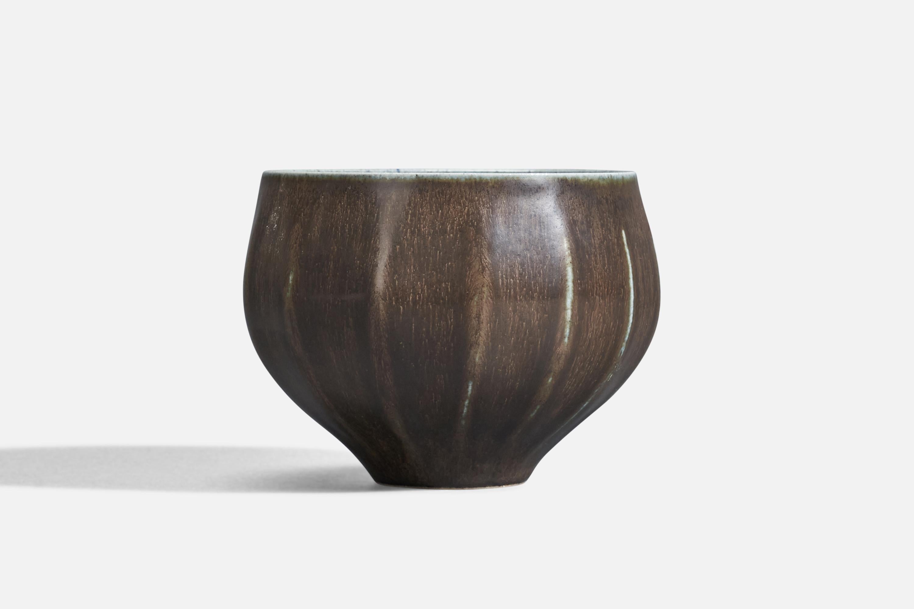 A brown glazed stoneware vase designed by Eva Stæhr-Nielsen and produced by Saxbo, Denmark, 1950s.