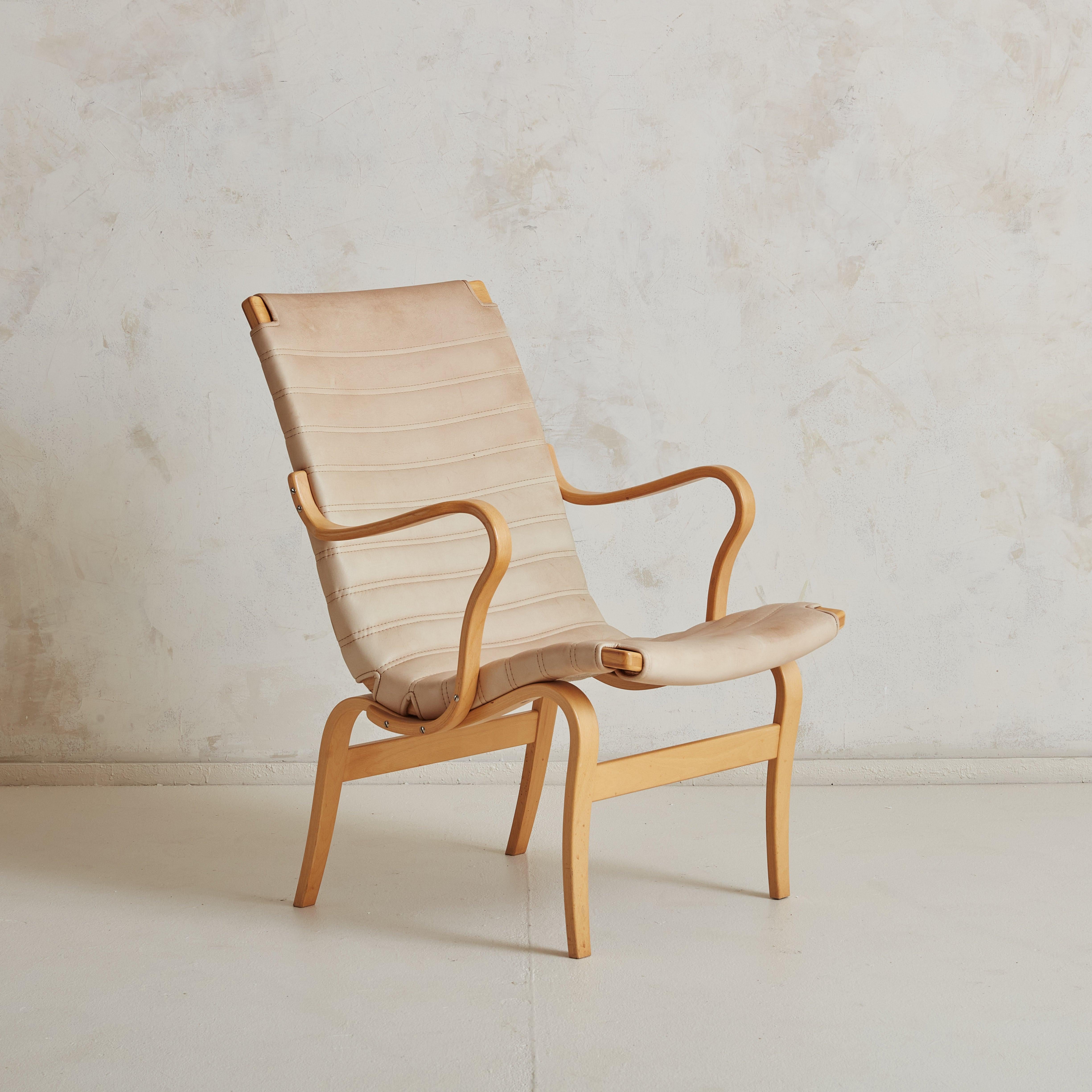 Swedish Eva' White Leather + Beechwood Lounge Chair by Bruno Mathsson for DUX, Sweden For Sale