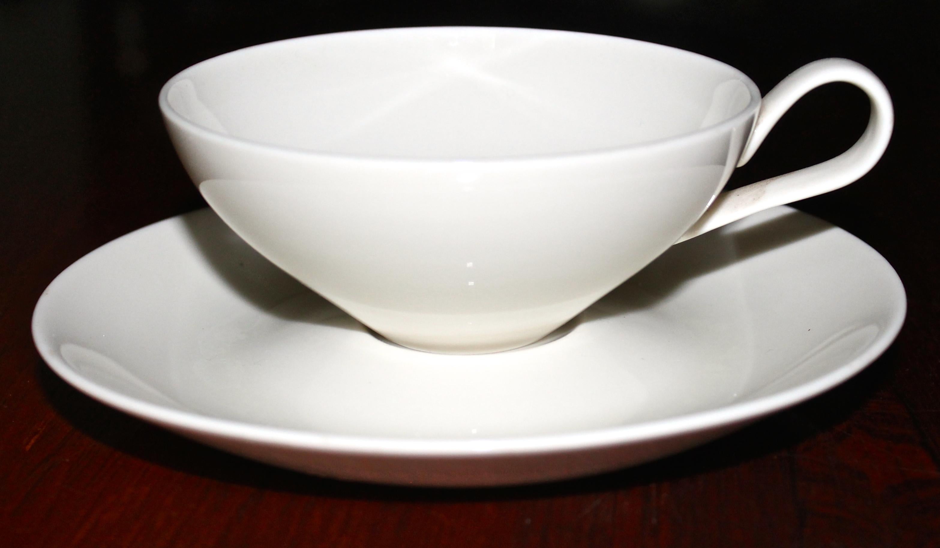 Américain Service de table de quatre places en porcelaine de Chine Eva Zeisel Castleton « Museum Dinner Service » en vente