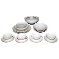 Service de table de quatre places en porcelaine de Chine Eva Zeisel Castleton « Museum Dinner Service »