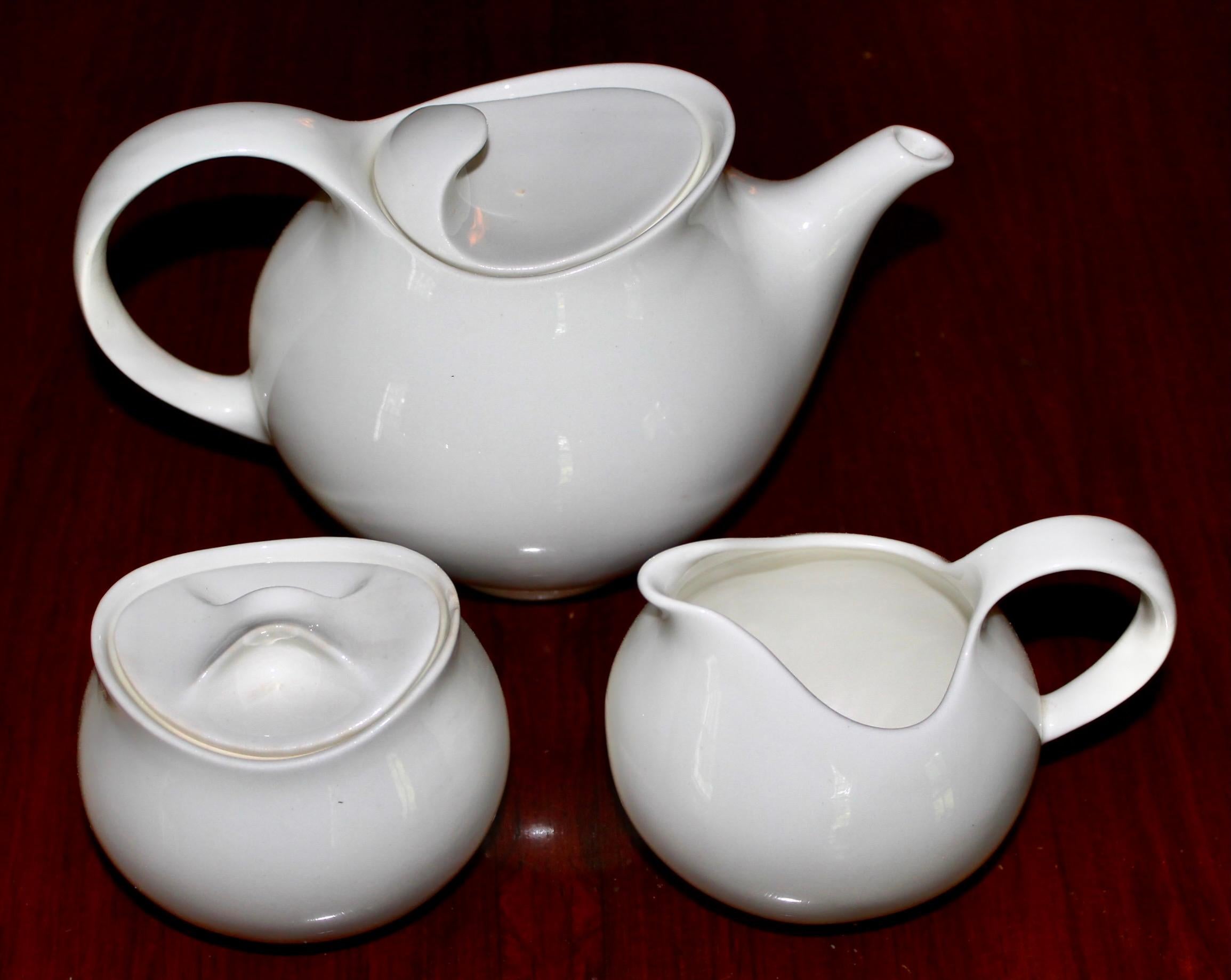 Mid-Century moderno Eva Zeisel HallCraft Set da tè classico bianco in vendita