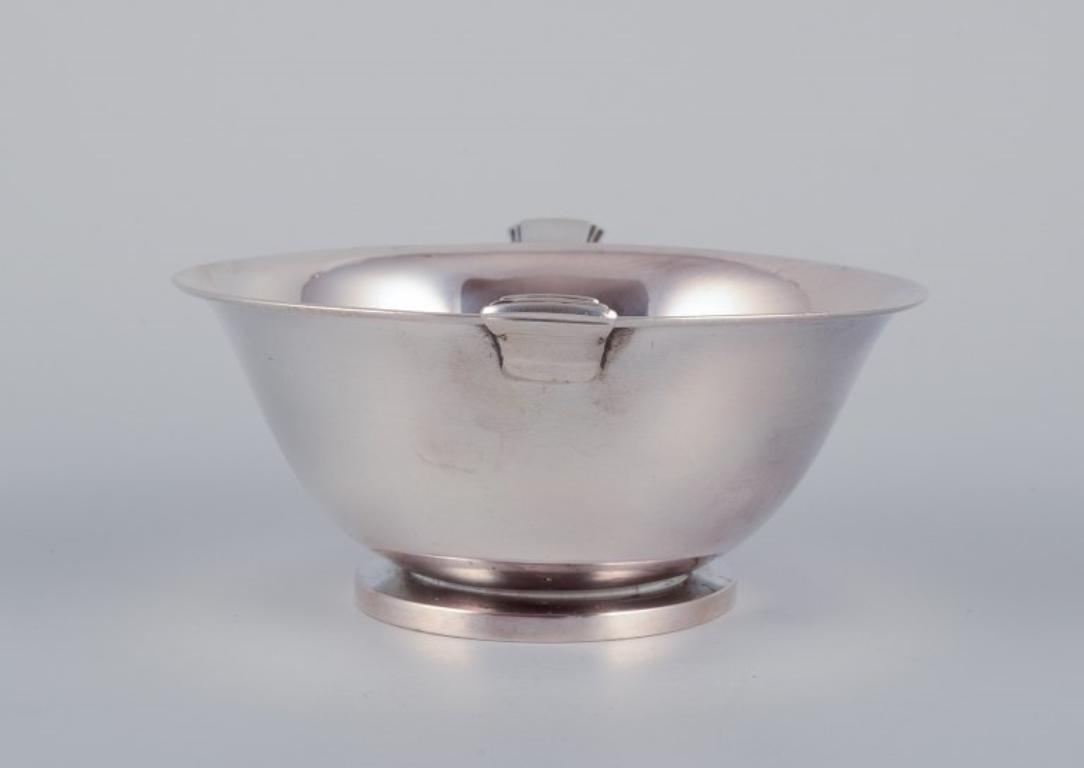 Evald Nielsen, Danish silversmith. Art Deco bowl in 830 silver.  In Excellent Condition For Sale In Copenhagen, DK