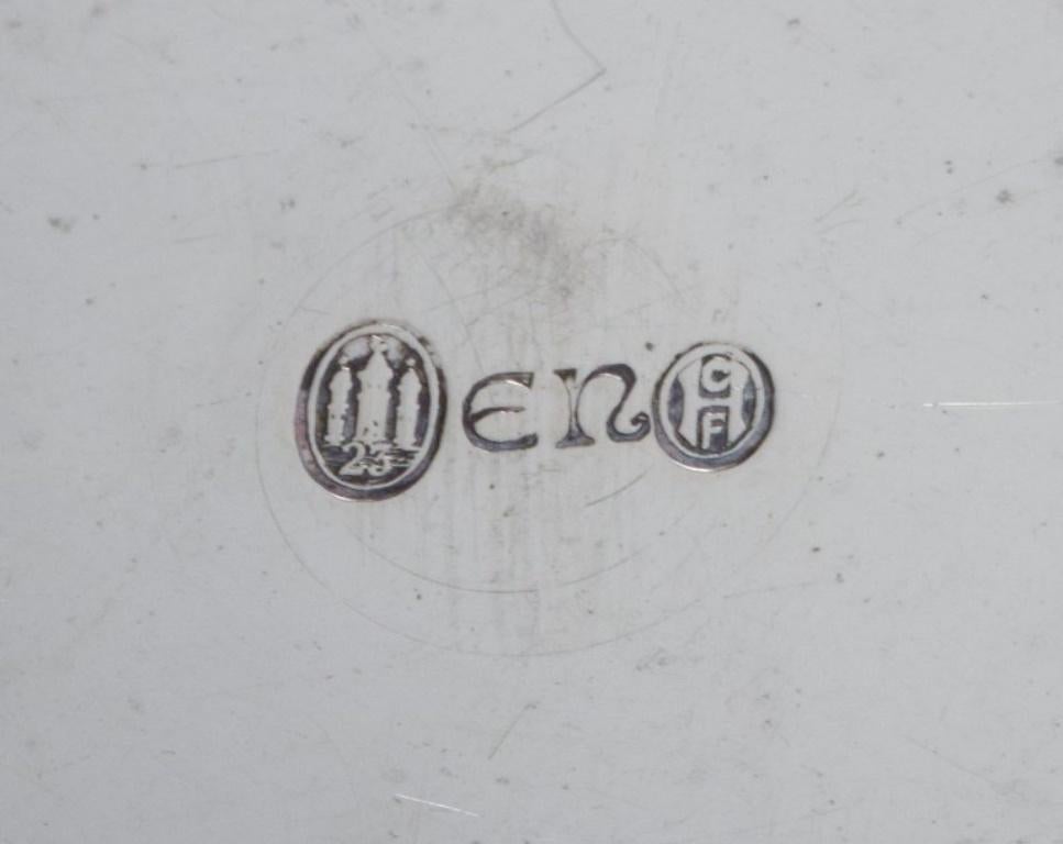 Evald Nielsen, salero martillado en plata danesa 830. 1923. en Bueno estado para la venta en Copenhagen, DK