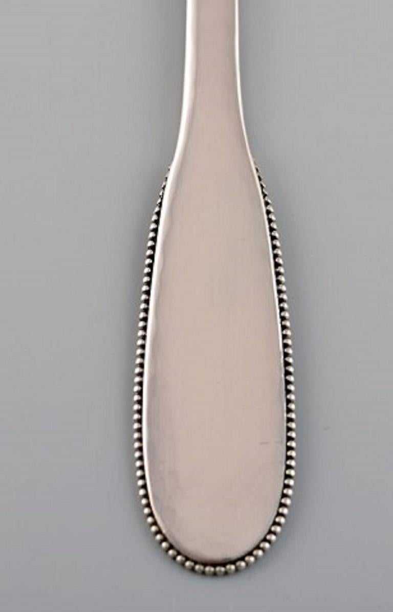 Evald Nielsen Number 14 Fish Knife in Hammered Silver, 1920s In Excellent Condition For Sale In Copenhagen, DK