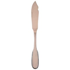 Cuchillo de pescado Evald Nielsen número 14 en plata martillada, años 20