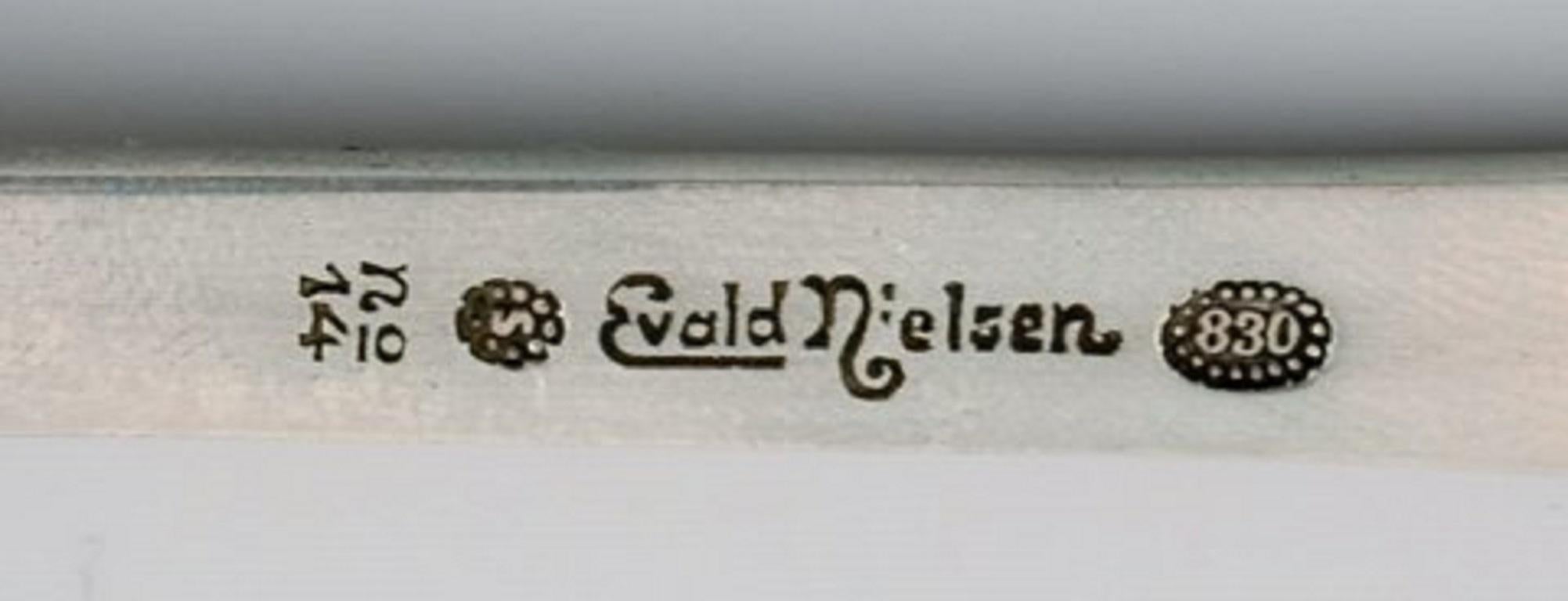 Evald Nielsen Number 14 Tablespoon in Hammered Silver, 1920s In Excellent Condition In Copenhagen, DK