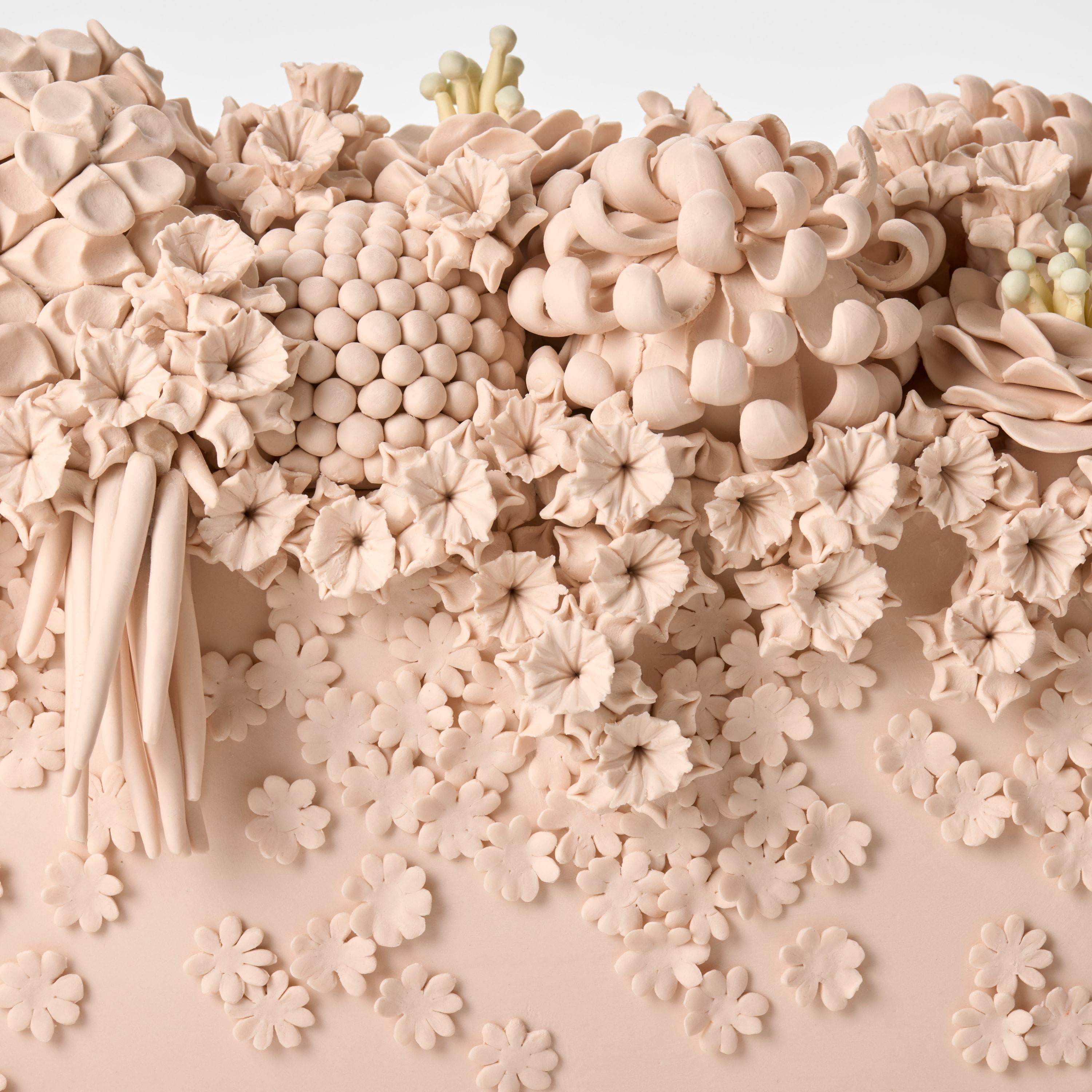 XXI secolo e contemporaneo Evanescence Cornucopia IV, scultura rosa, gialla e verde di Vanessa Hogge in vendita