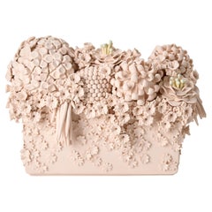 Evanescence Cornucopia IV, sculpture rose, jaune et verte de Vanessa Hogge