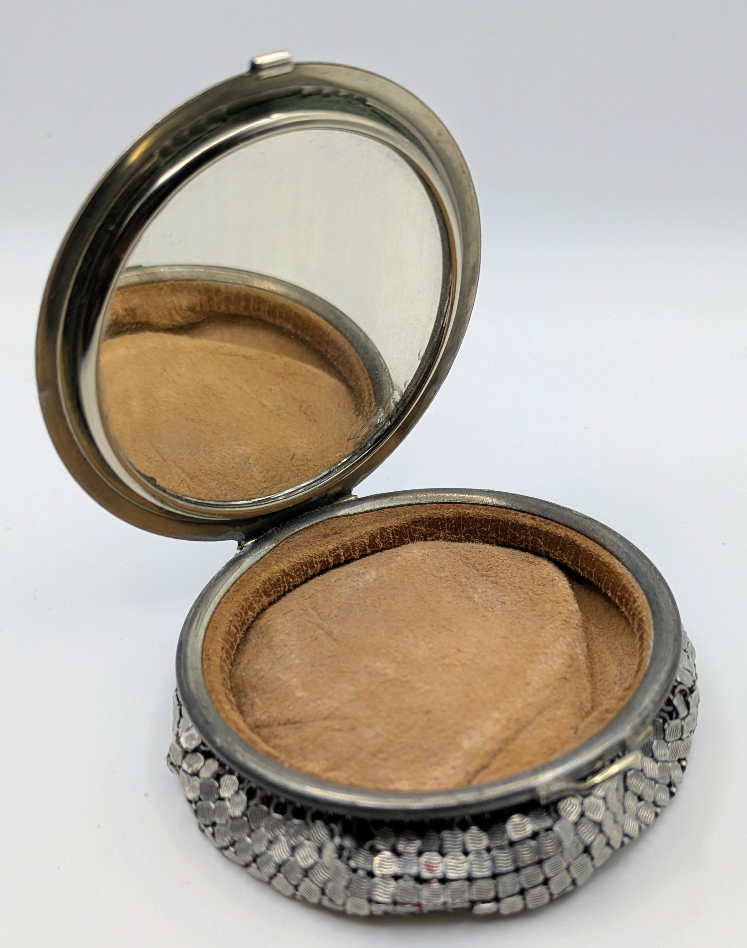 Art Déco Evans Art Deco Mesh Compact - Blue Enamel, Suede Lining, c1930 in vendita