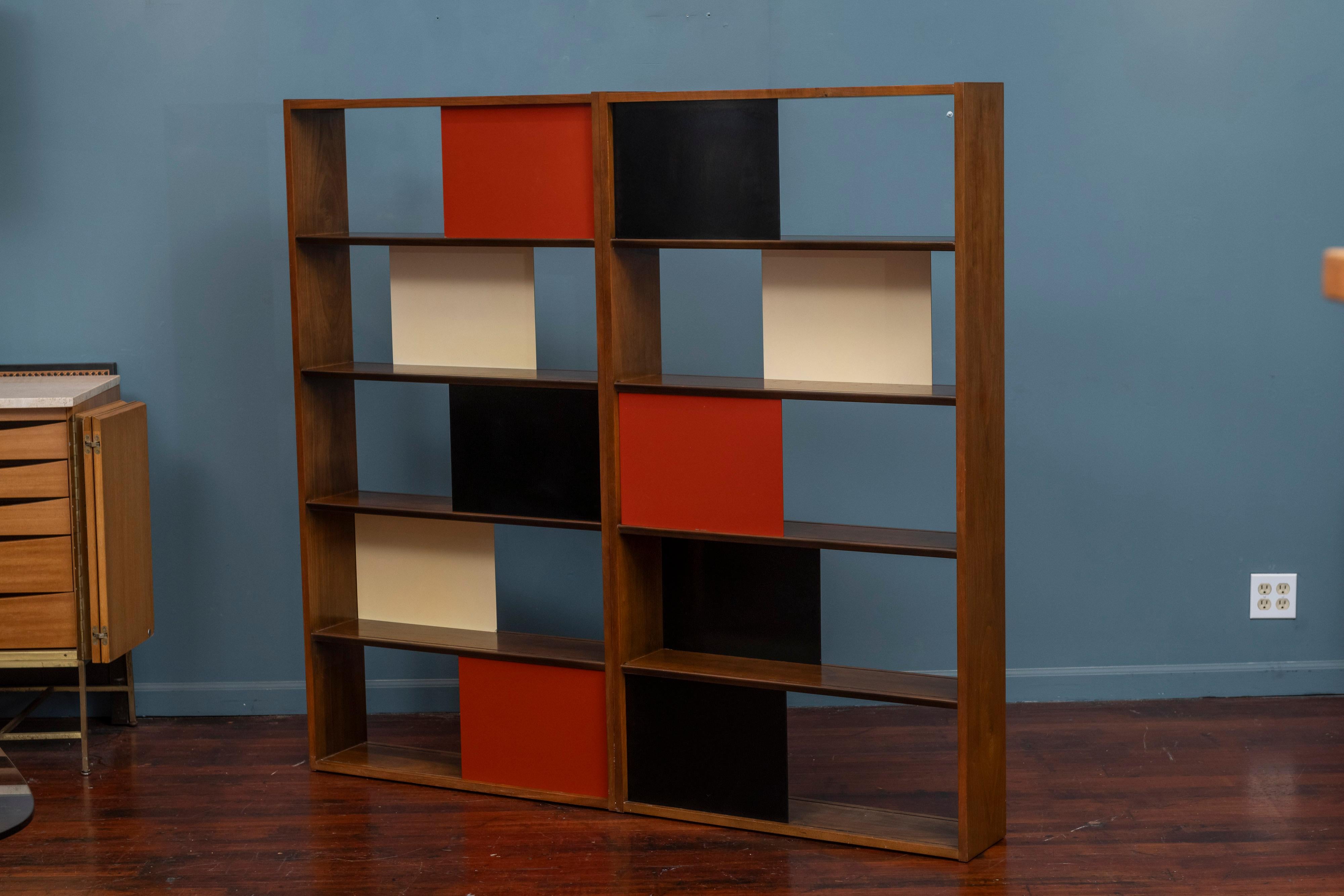 Mid-Century Modern Evans Clark Glenn of California Folding Bookcase/ Display Shelf/ Room Divider For Sale
