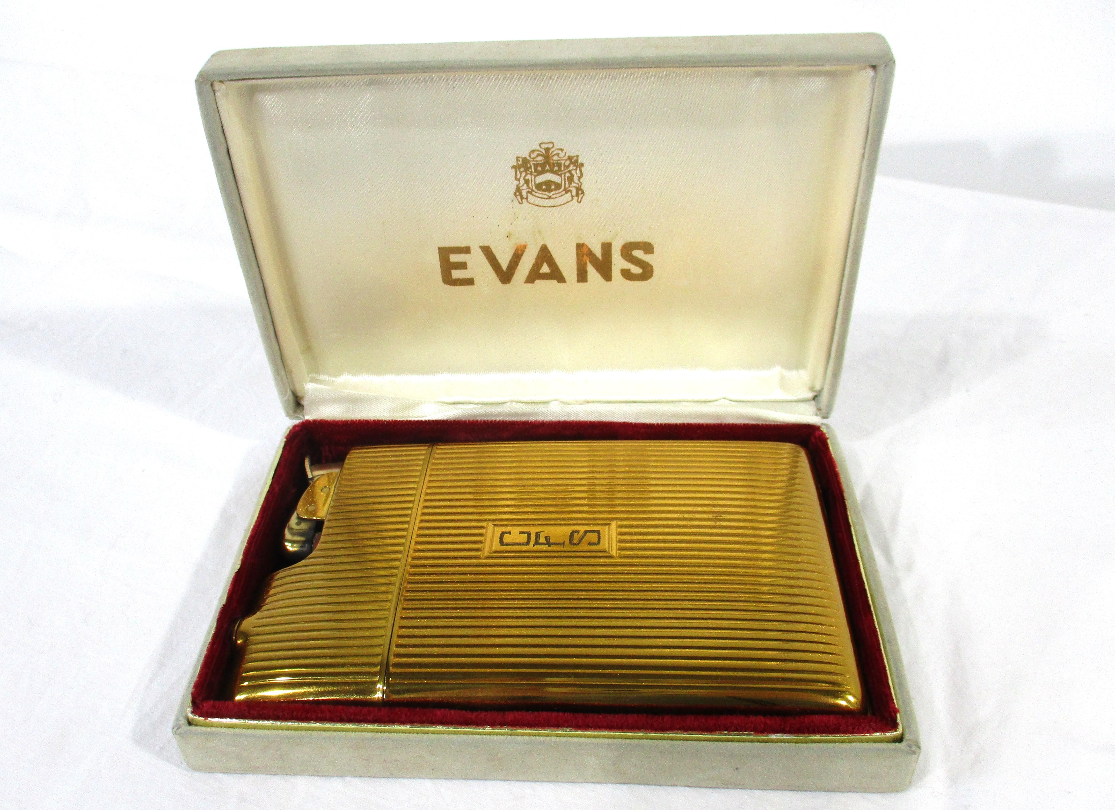 Evans Gold Toned Cigarette Case and Lighter in the style of Dunhill For Sale 4