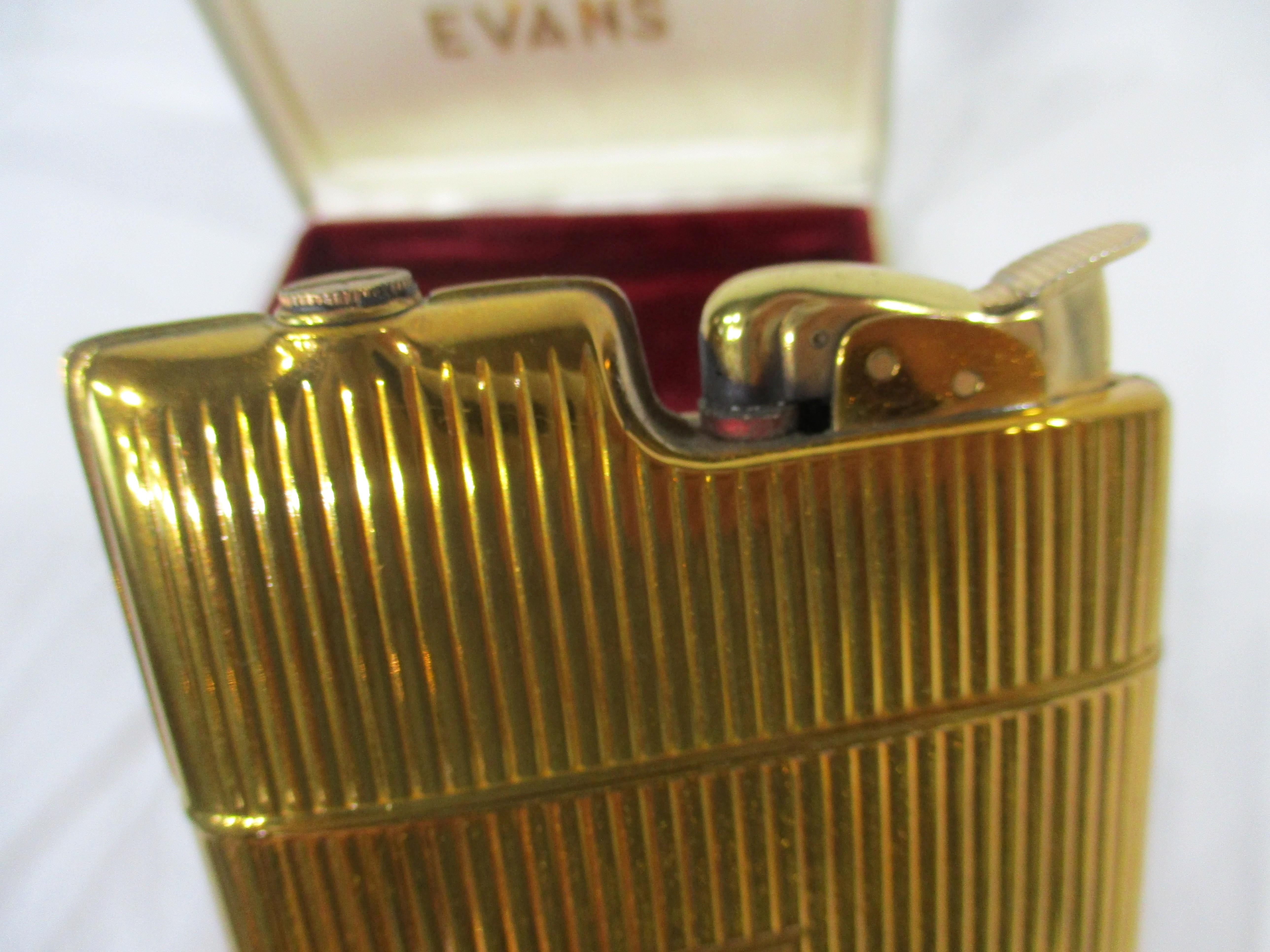 Evans Gold Toned Cigarette Case and Lighter in the style of Dunhill In Good Condition For Sale In Cincinnati, OH