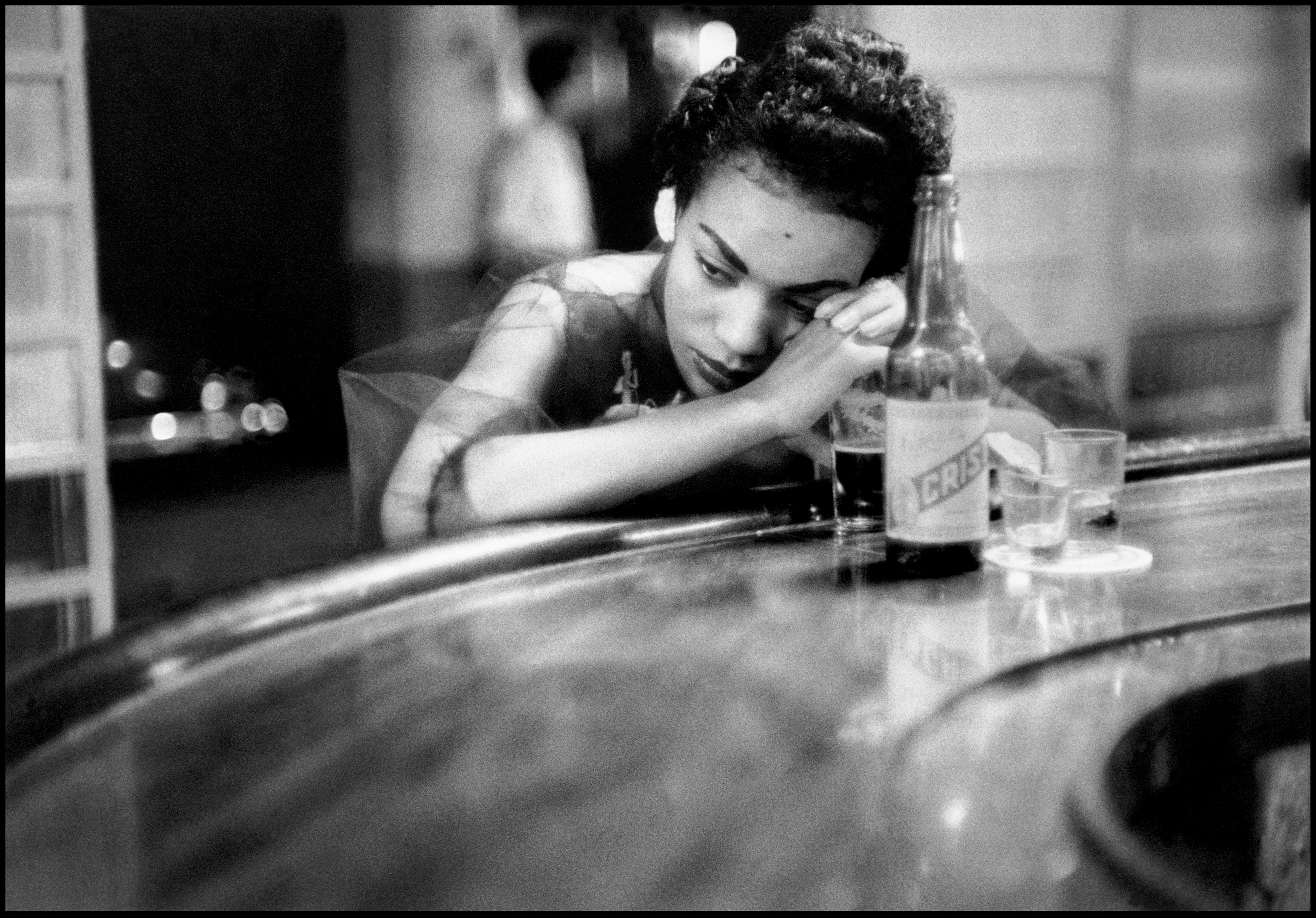 Eve Arnold - Bar girl in a brothel, Photography 1954, Printed After