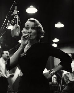 Eve Arnold - Marlene Dietrich Fumando, Fotografía 1952, Impresión posterior