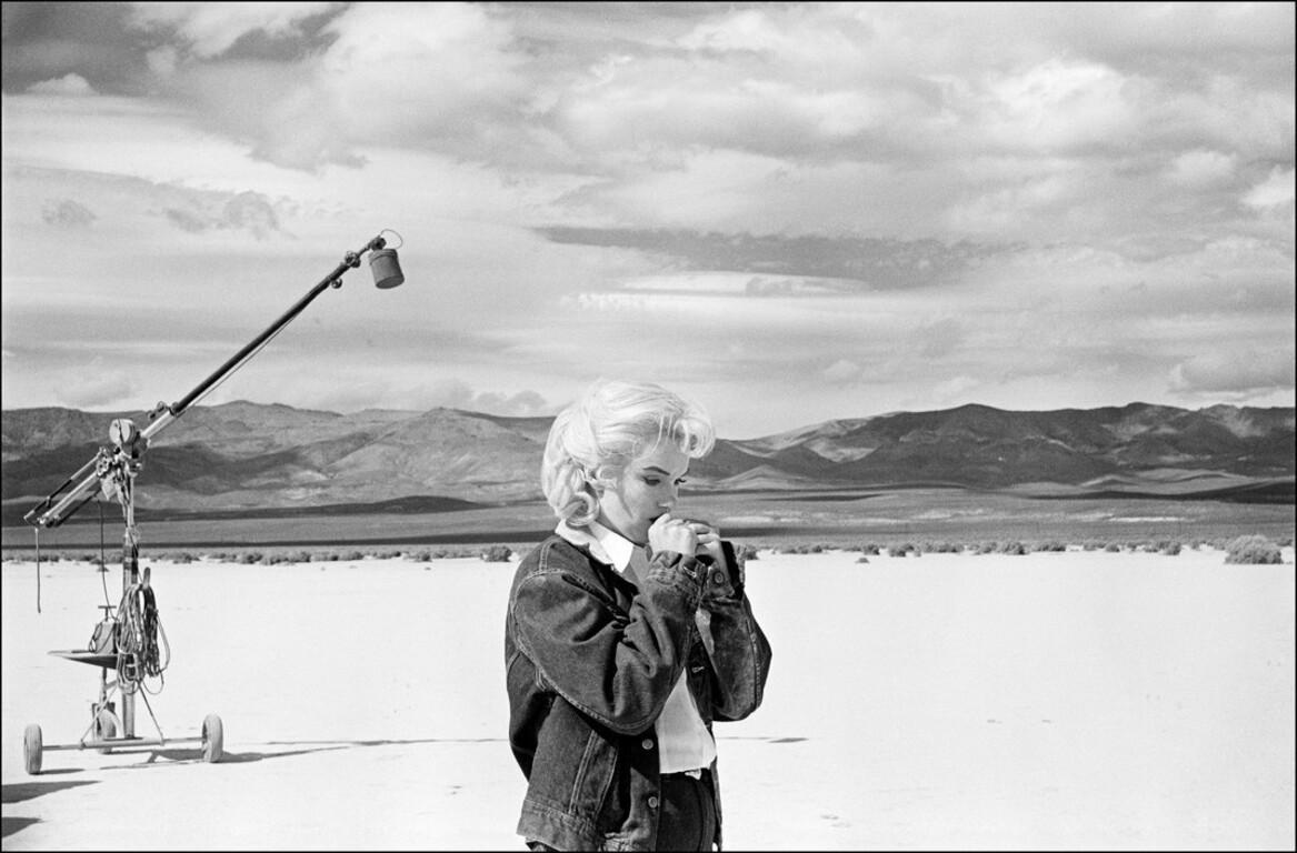 Eve Arnold Black and White Photograph - Marilyn Monroe on the Nevada desert, USA 1960