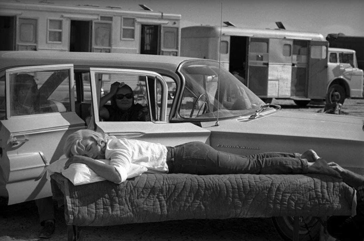 Eve Arnold Black and White Photograph - USA. Nevada and California."The Misfits", a film by John HUSTON. 1960 VIII