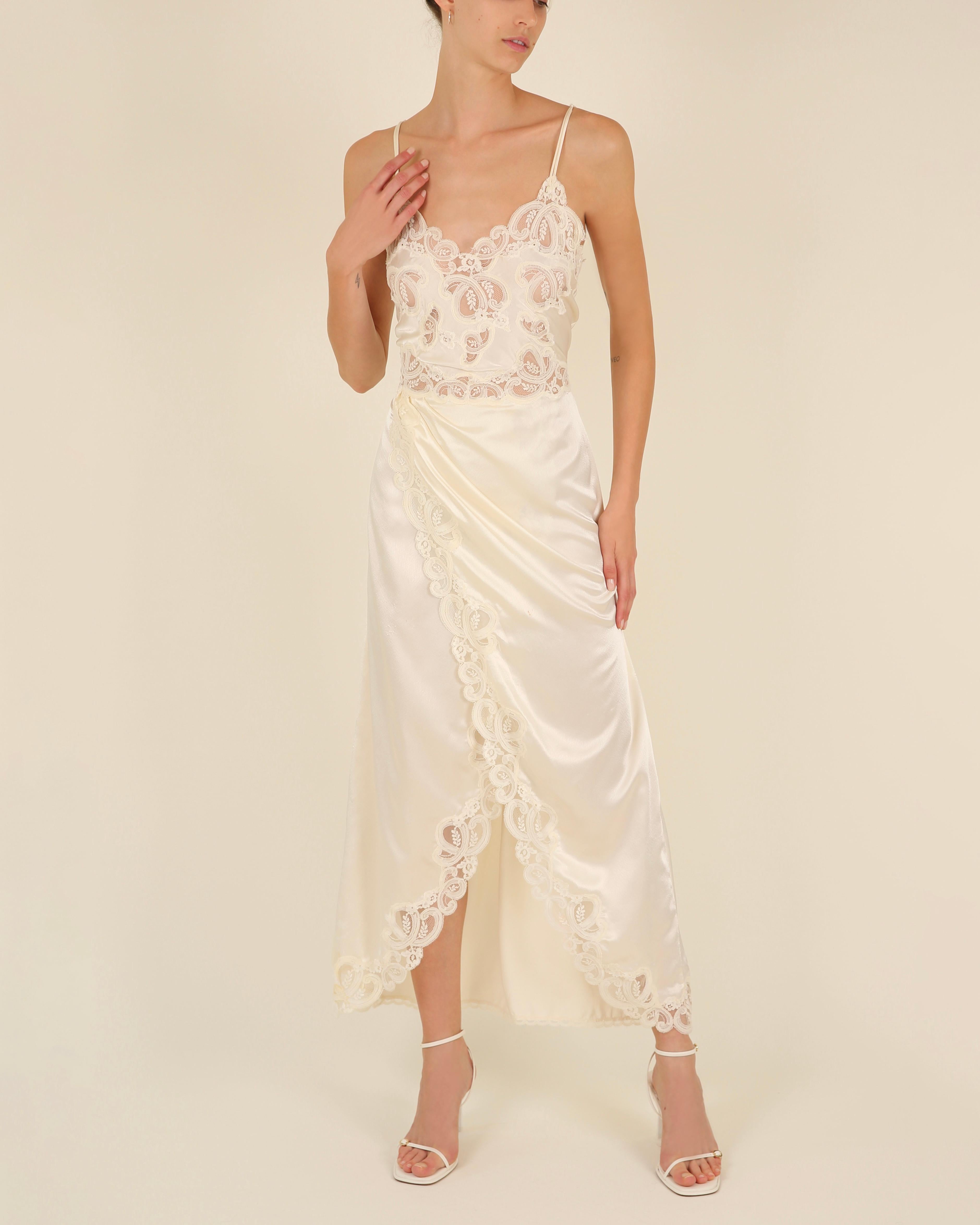 Eve Stillman vintage silk ivory cream lace slit night gown slip wedding dress In Fair Condition In Paris, FR