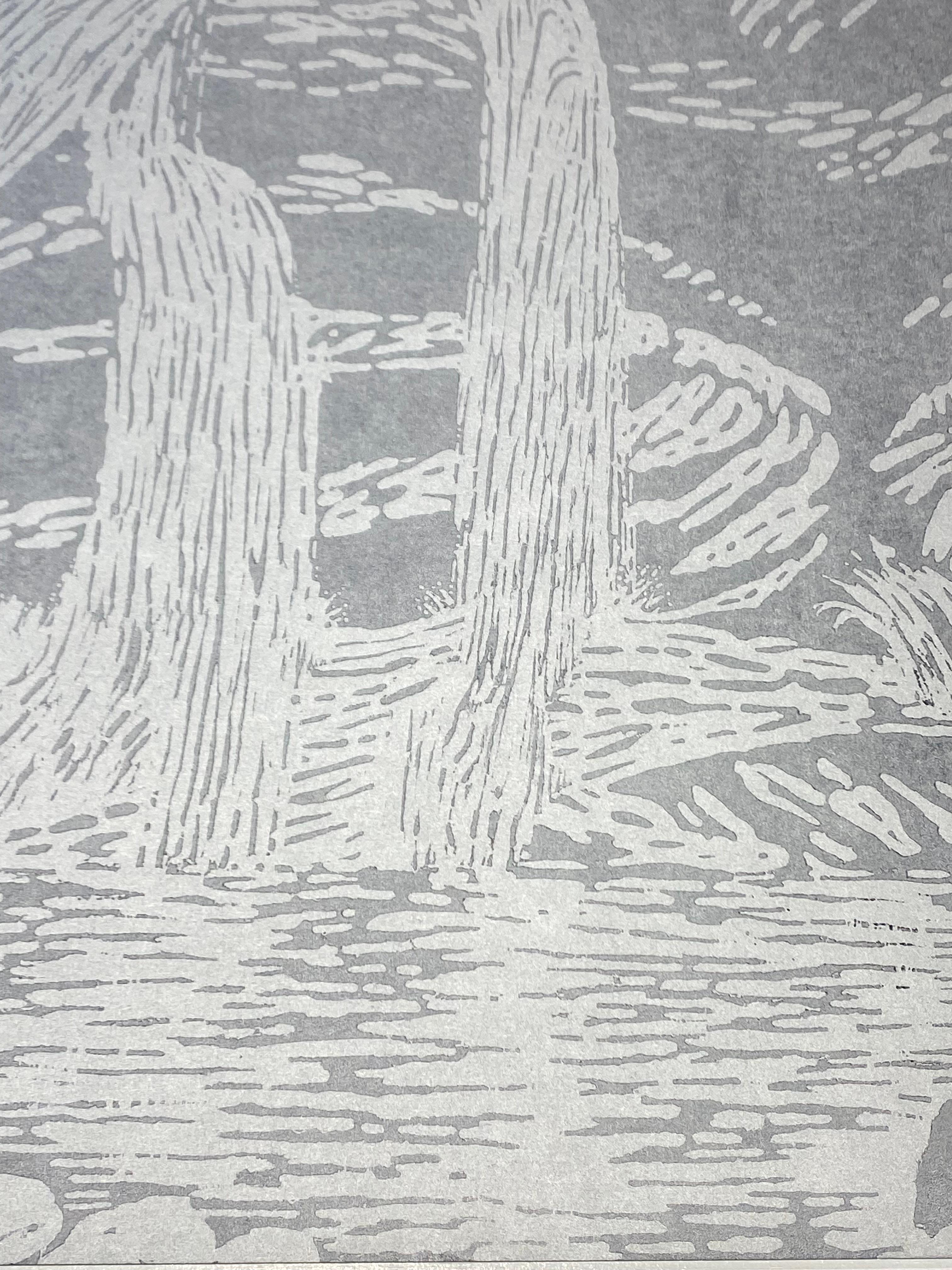 Ein zeitgenössischer Holzschnitt mit einem Wasserfall in einem Wald in Silbertinte. Die Monotypie erinnert an die Tradition des japanischen Drucks und ist gleichzeitig ausgesprochen zeitgenössisch. 

Auflage 1/1 (Monotypie). Verso signiert und