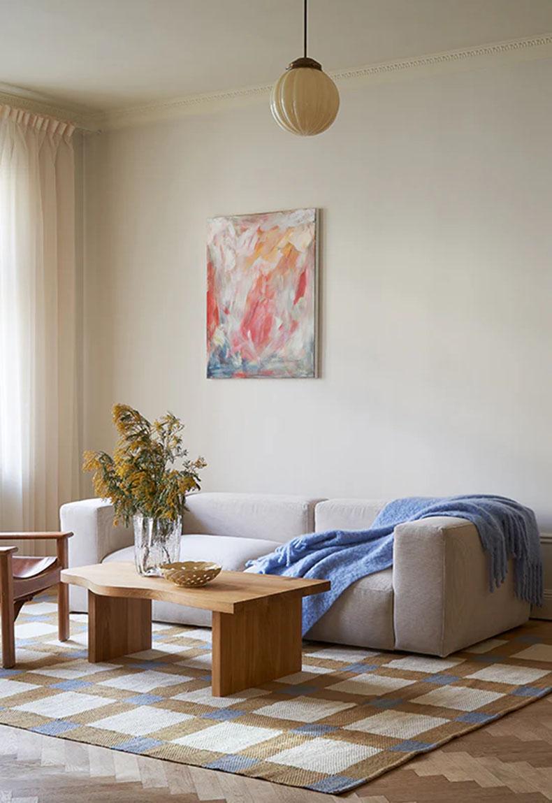 The “Late Breakfast” collection features handmade rugs crafted from natural plant fibers, showcasing Evelina Kroon’s distinctive, graphic signature style. Here, Evelina continues to operate in the space between art, design and interior, and further