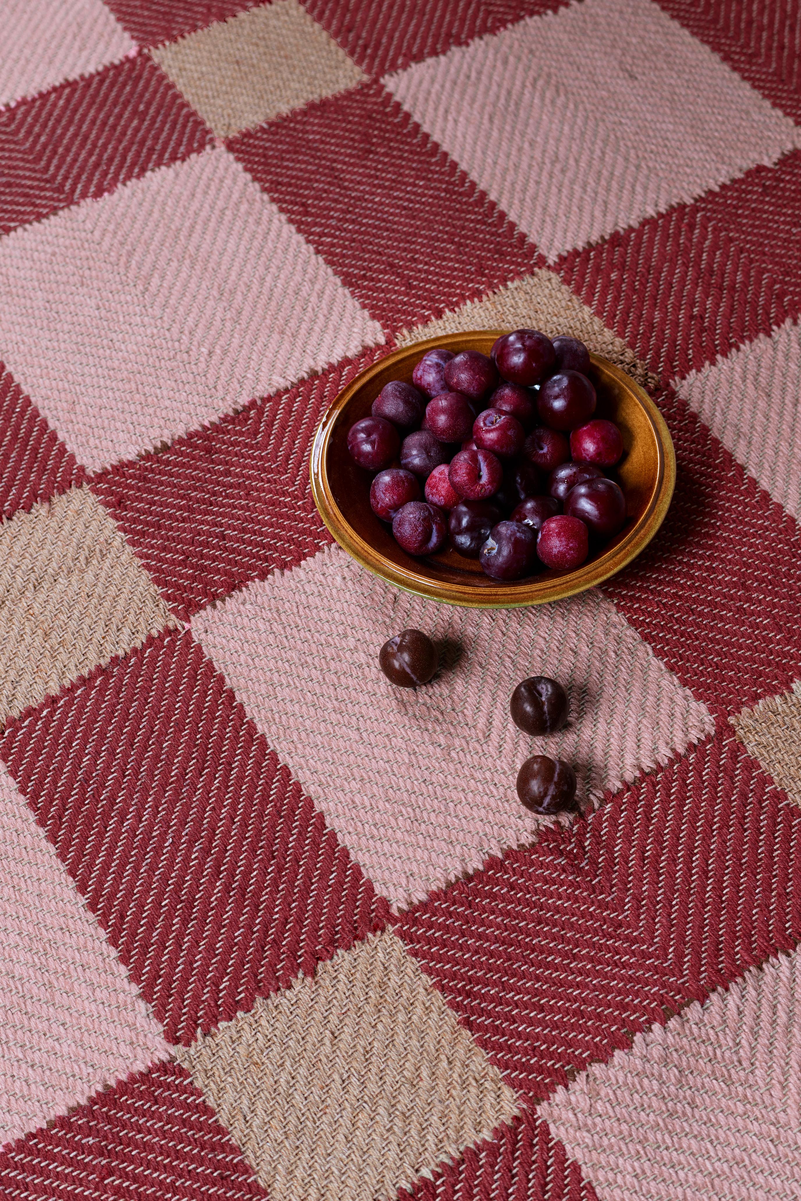 The “Late Breakfast” collection features handmade rugs crafted from natural plant fibers, showcasing Evelina Kroon’s distinctive, graphic signature style. Here, Evelina continues to operate in the space between art, design and interior, and further