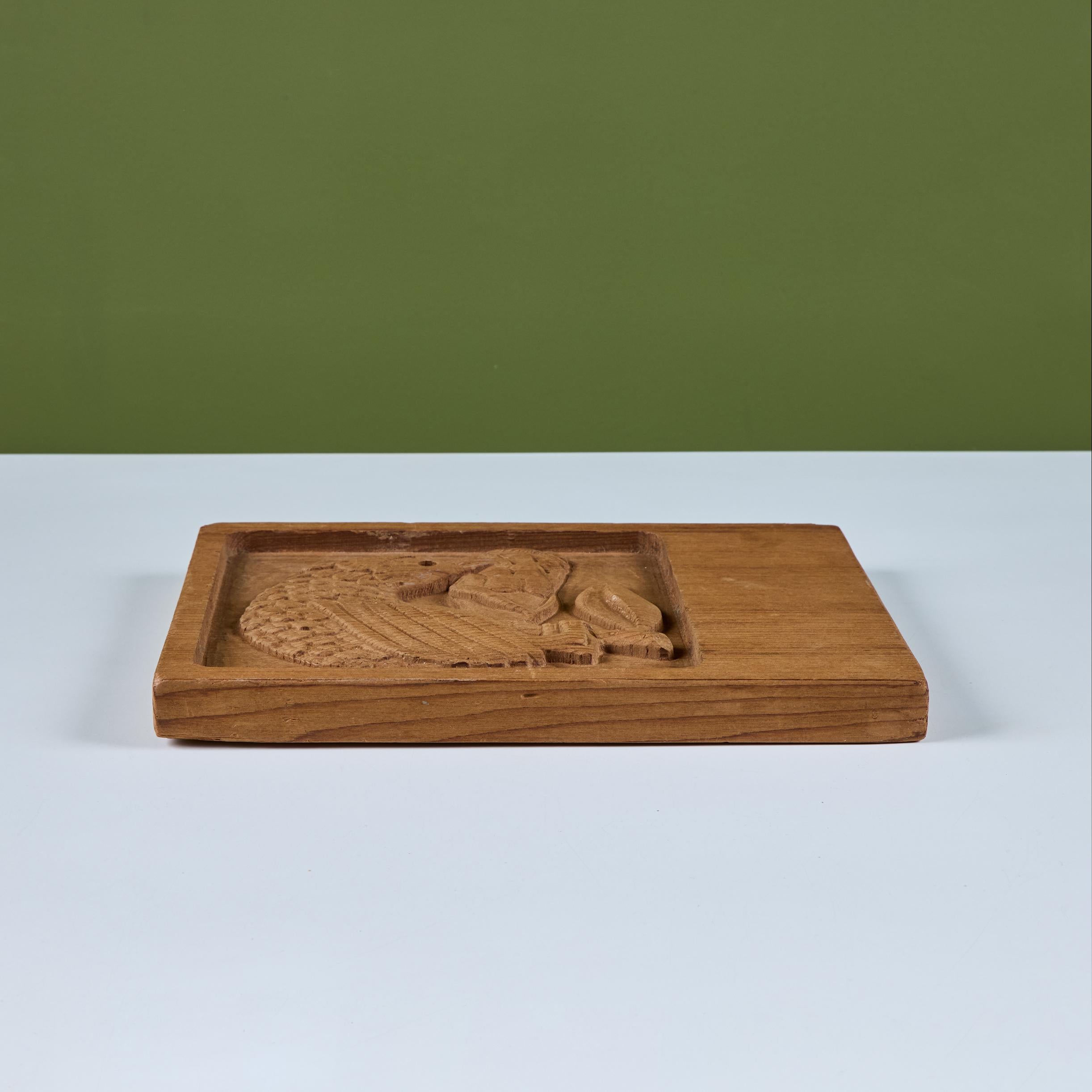Evelyn Ackerman Bird Wood Carved Panel siglo XX en venta