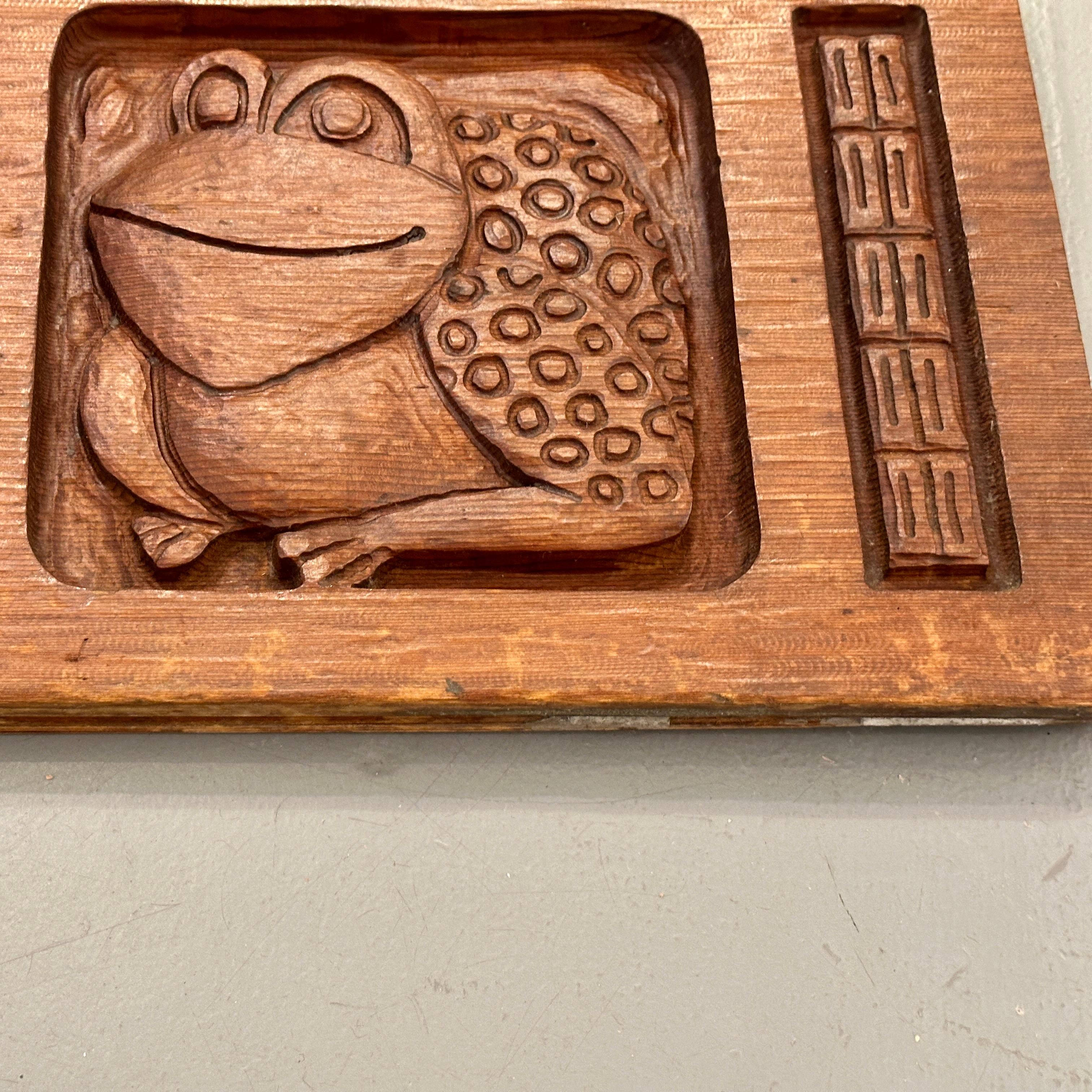 Panel de madera roja tallada de Evelyn Ackerman para Panelcarve, hacia la década de 1950 en venta 3