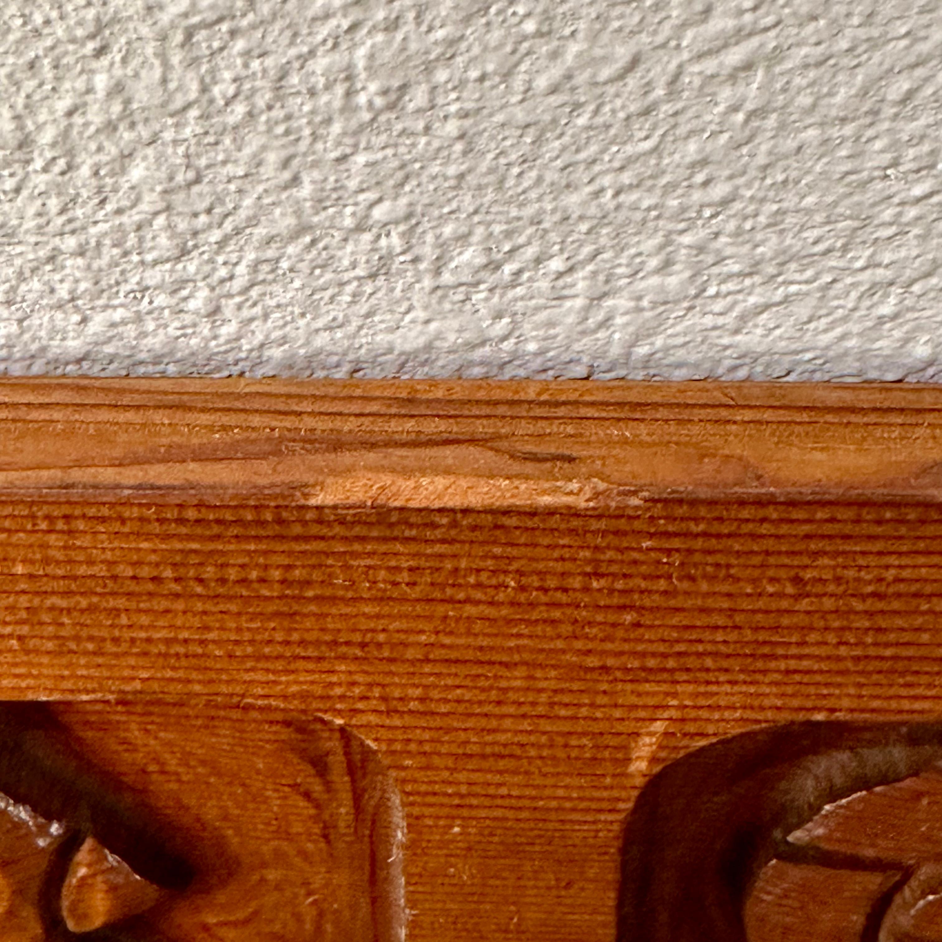Panel de madera roja tallada de Evelyn Ackerman para Panelcarve, hacia la década de 1950 en venta 4