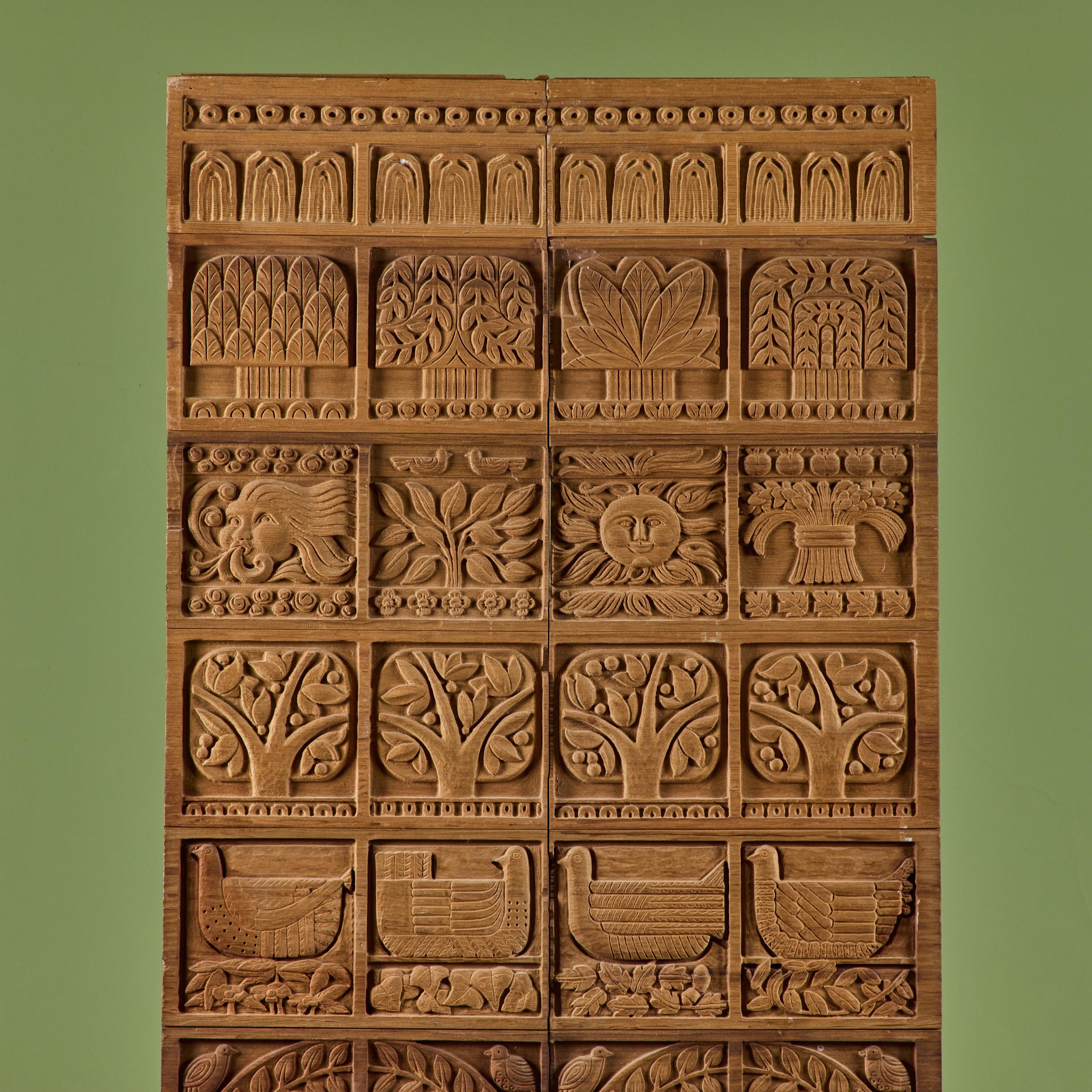 Panel tallado en madera a gran escala de Evelyn Ackerman para Era Industries Estadounidense en venta