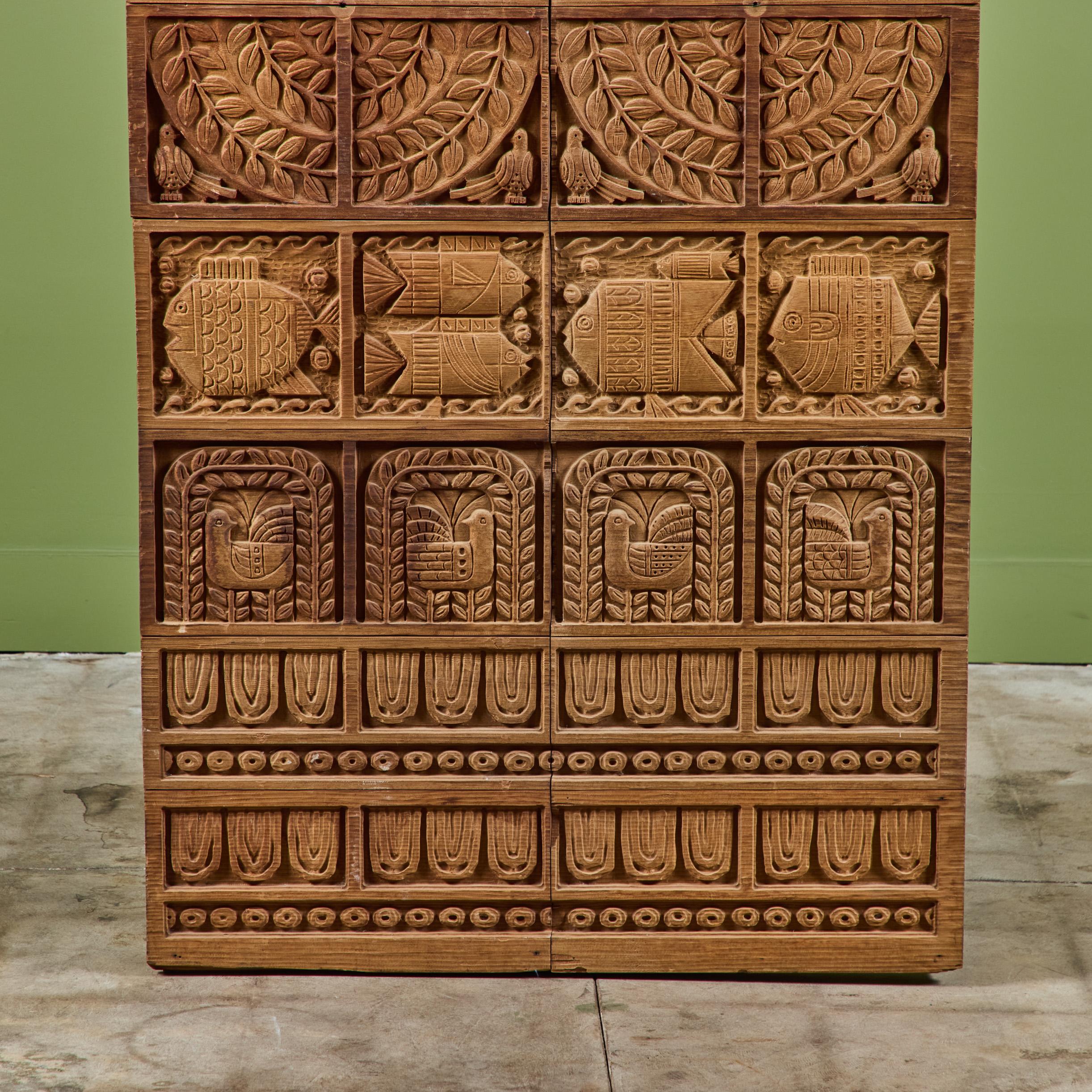 Panel tallado en madera a gran escala de Evelyn Ackerman para Era Industries Madera en venta