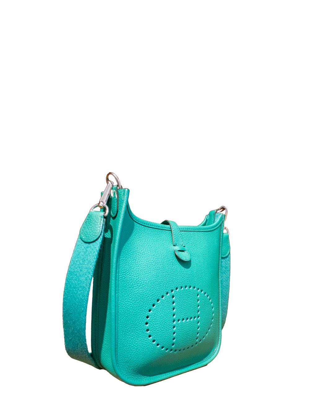 Evelyn TPM in jade green crossbody bag In Excellent Condition In London, GB