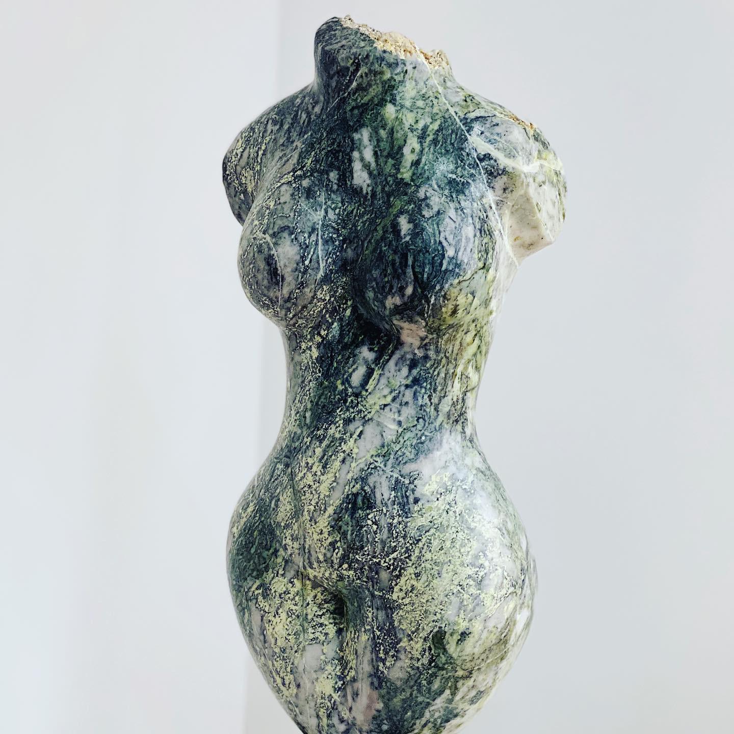 Hero - Sculpture by Evelyne Brader-Frank