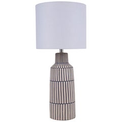 Lampada da tavolo Evelyne in ceramica blu e bianca di CuratedKravet