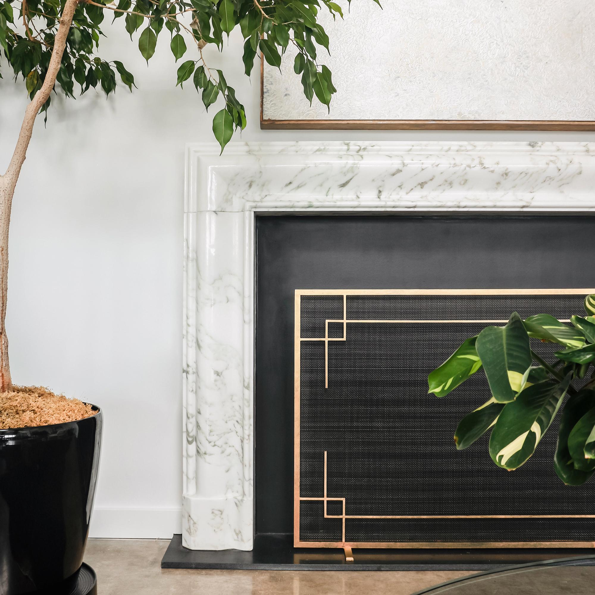 Evelynne Fireplace Screen in Gold Rubbed Black In New Condition For Sale In Dallas, TX