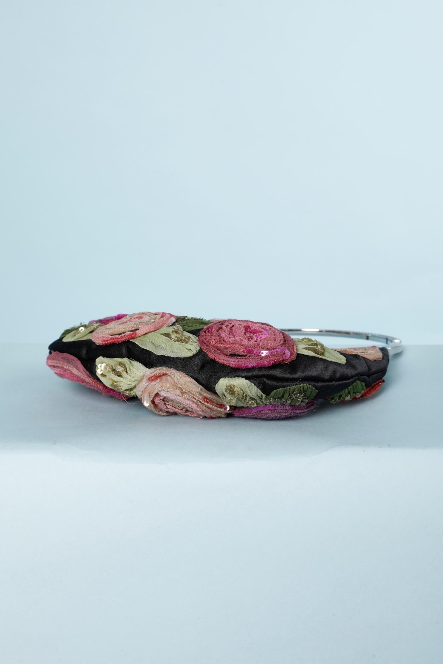 Evening bag in black satin, chiffon and sequin roses Valentino Garavani In Excellent Condition In Saint-Ouen-Sur-Seine, FR