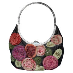 Abendtasche aus schwarzem Satin, Chiffon und Paillettenrosen von Valentino Garavani