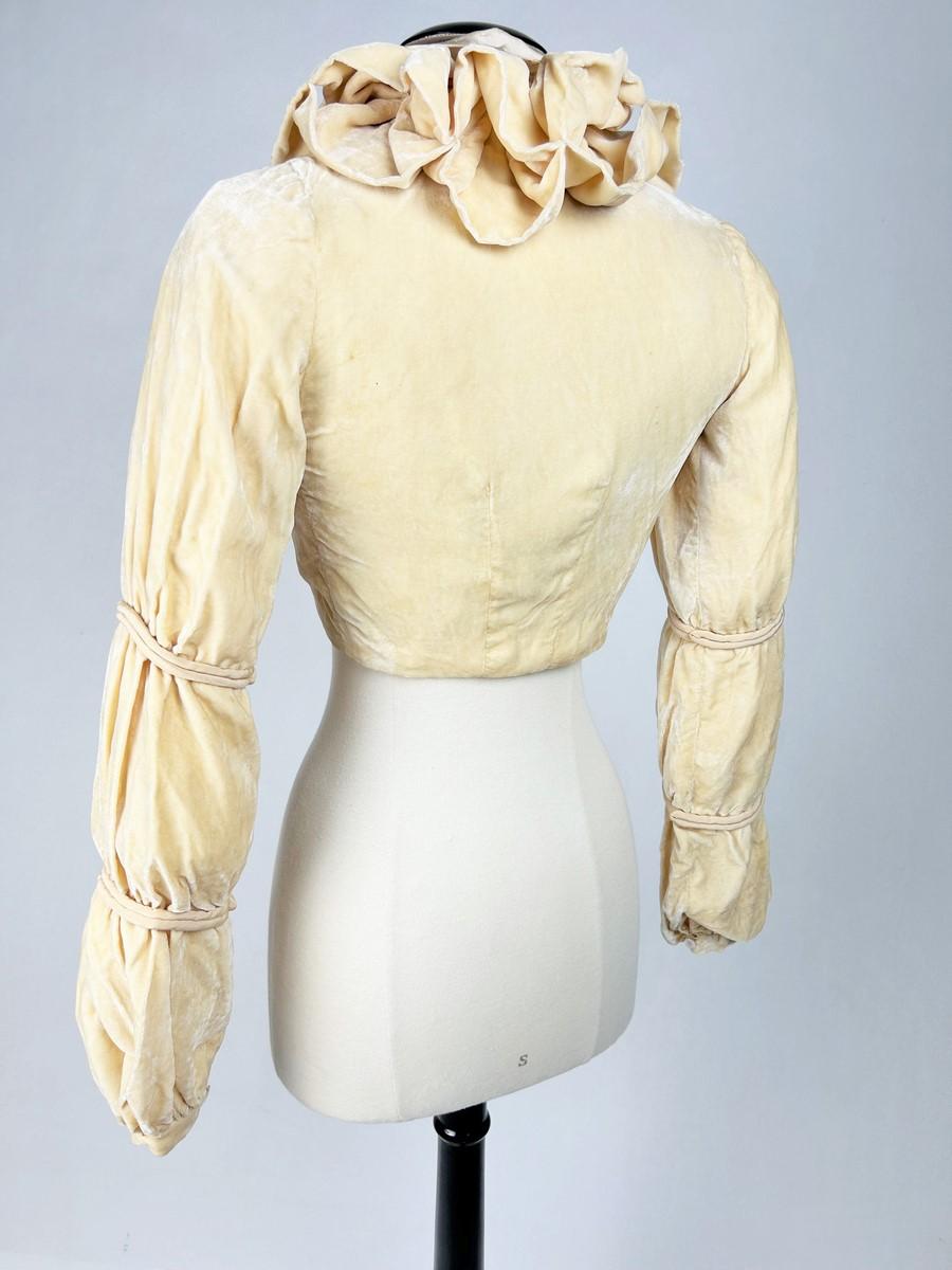 Evening bolero in eggshell velvet - France Circa 1930 For Sale 6