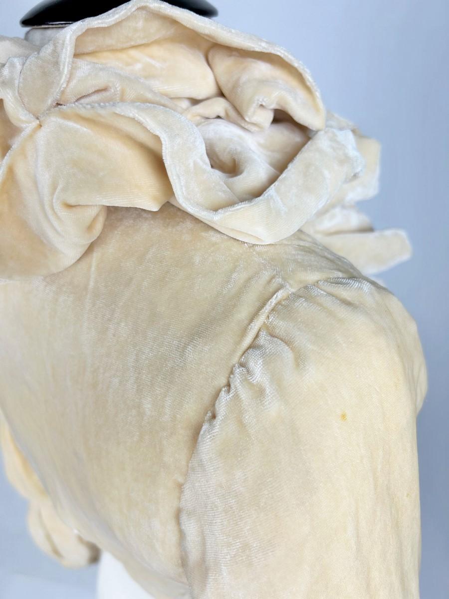 Evening bolero in eggshell velvet - France Circa 1930 For Sale 8