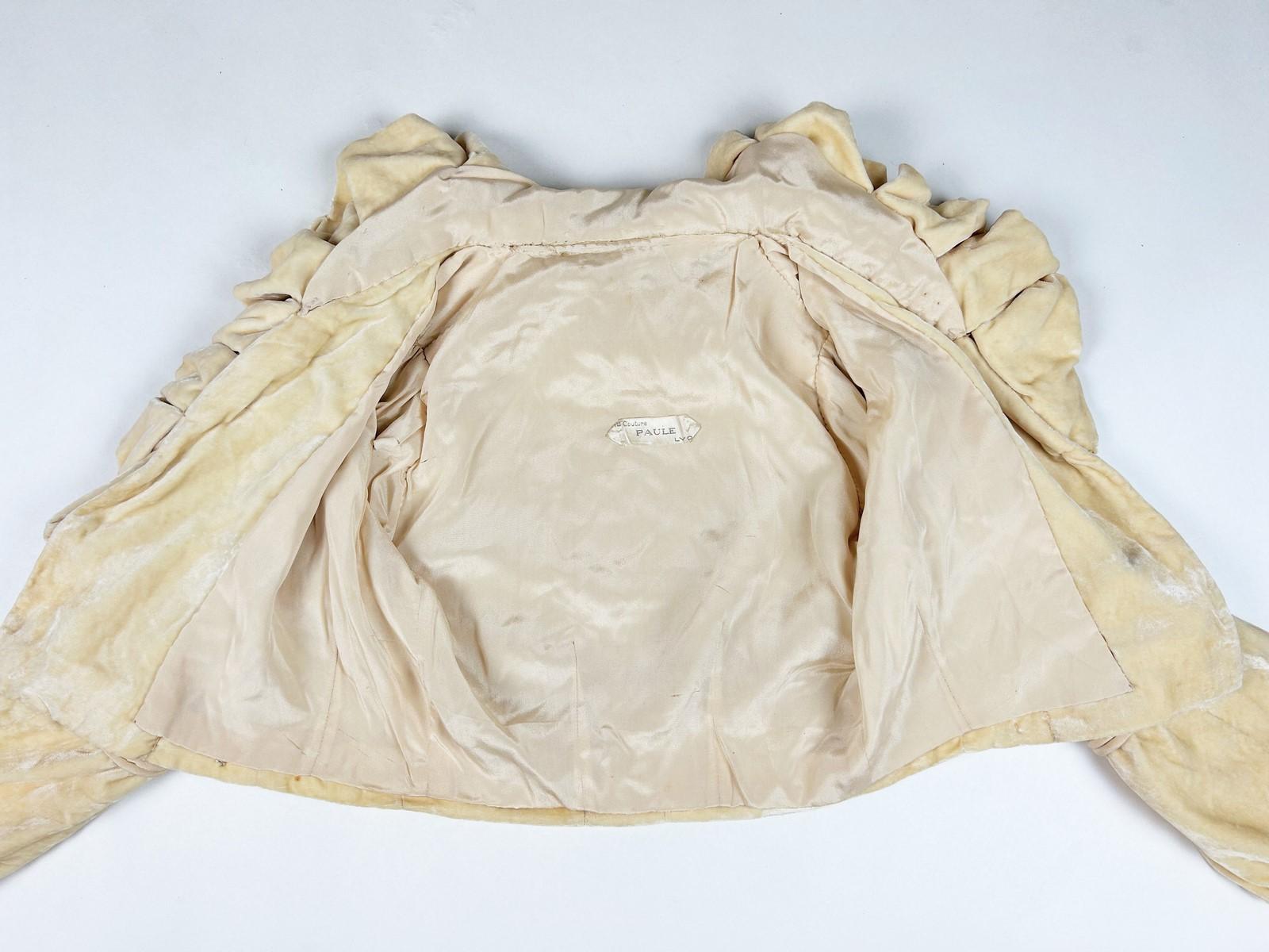 Evening bolero in eggshell velvet - France Circa 1930 For Sale 11