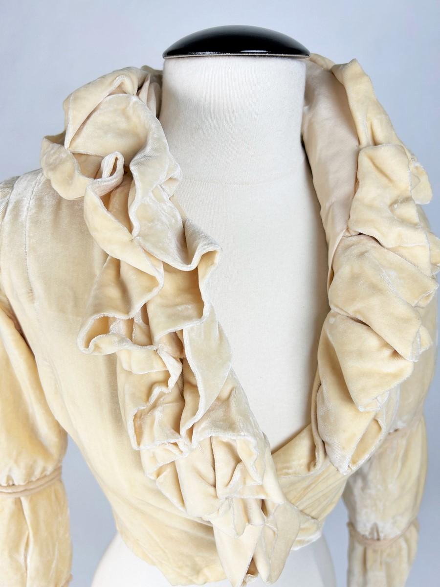 Evening bolero in eggshell velvet - France Circa 1930 For Sale 1