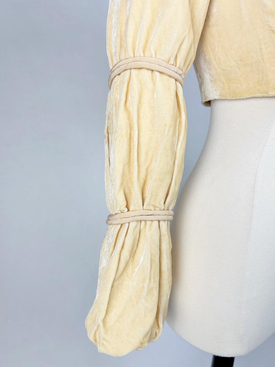 Evening bolero in eggshell velvet - France Circa 1930 For Sale 2