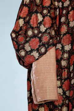 Evening coat in lurex jacquard and salmon color velvet Circa 1925