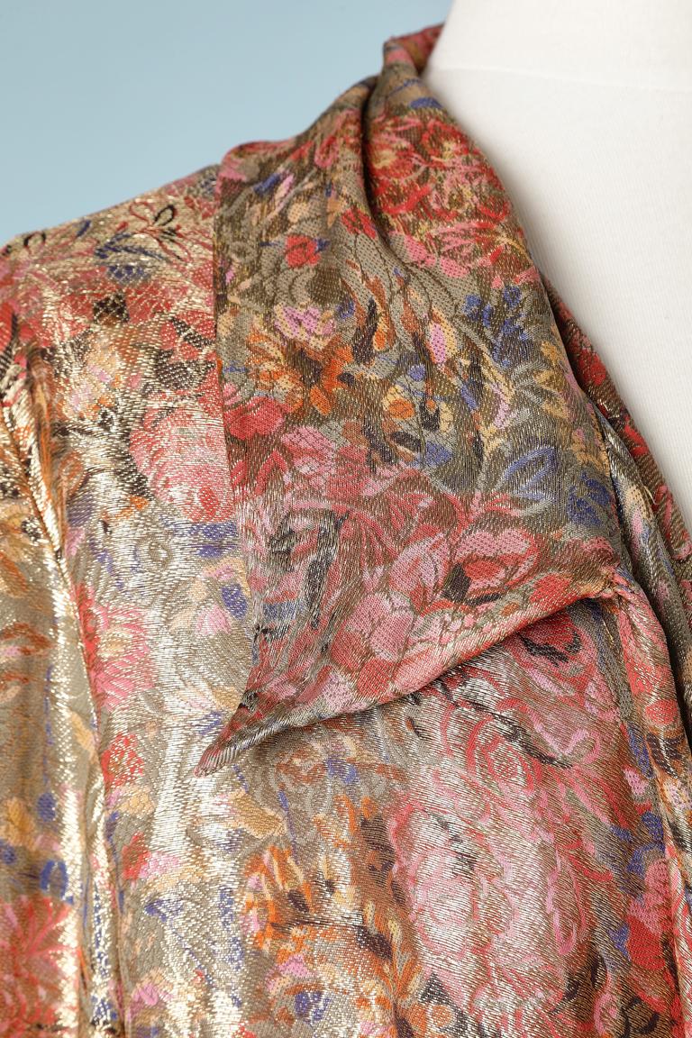 Evening coat in multicolor jacquard silk lurex from Lyon  Pink silk lining. Brand tag has been cut off. 
SIZE M