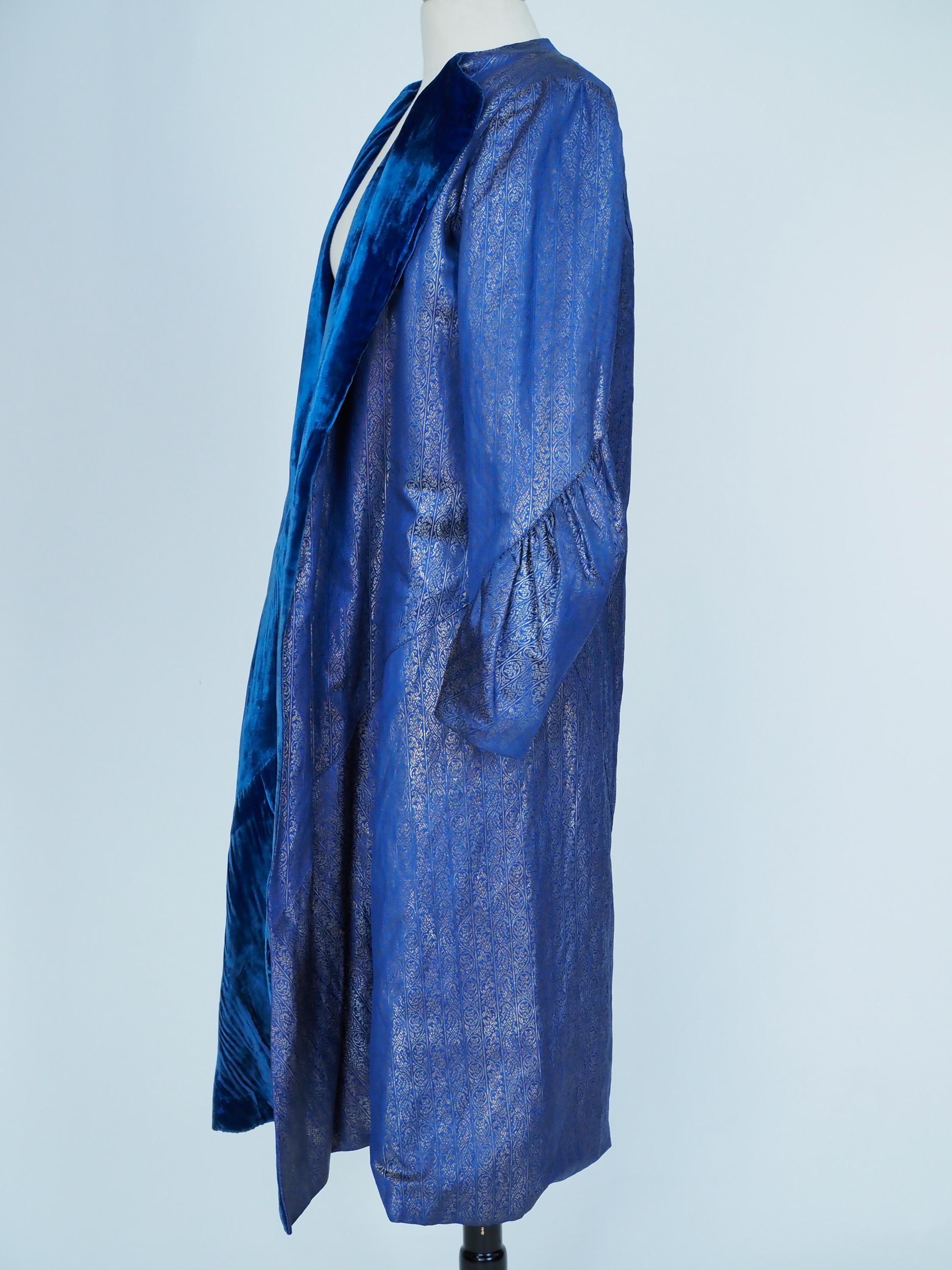 Abendlicher Couture-Mantel aus Silberlamé von Germaine Lecomte N°03871 Paris CIRCA 1930 im Angebot 10