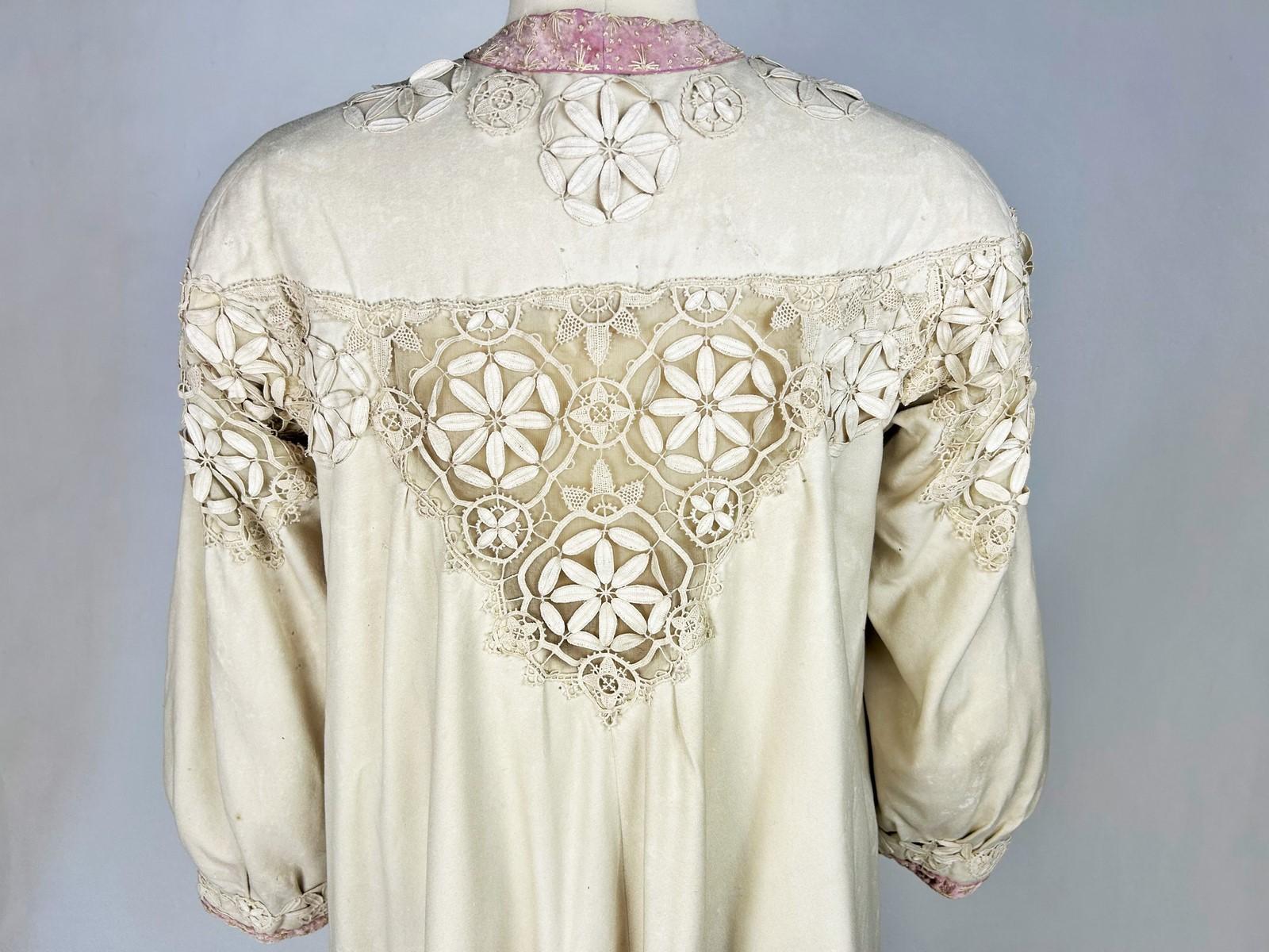Evening coat in wool felt applied with embroidery, by Chellier Paris Circa 1910 For Sale 5