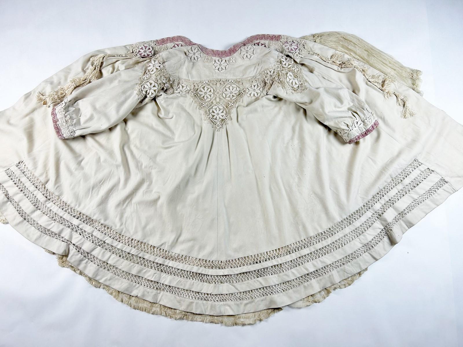 Evening coat in wool felt applied with embroidery, by Chellier Paris Circa 1910 For Sale 8