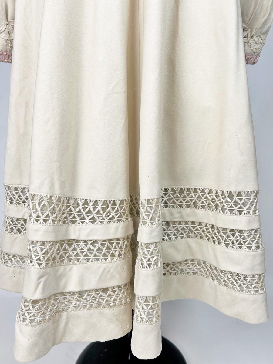 Evening coat in wool felt applied with embroidery, by Chellier Paris Circa 1910 For Sale 4