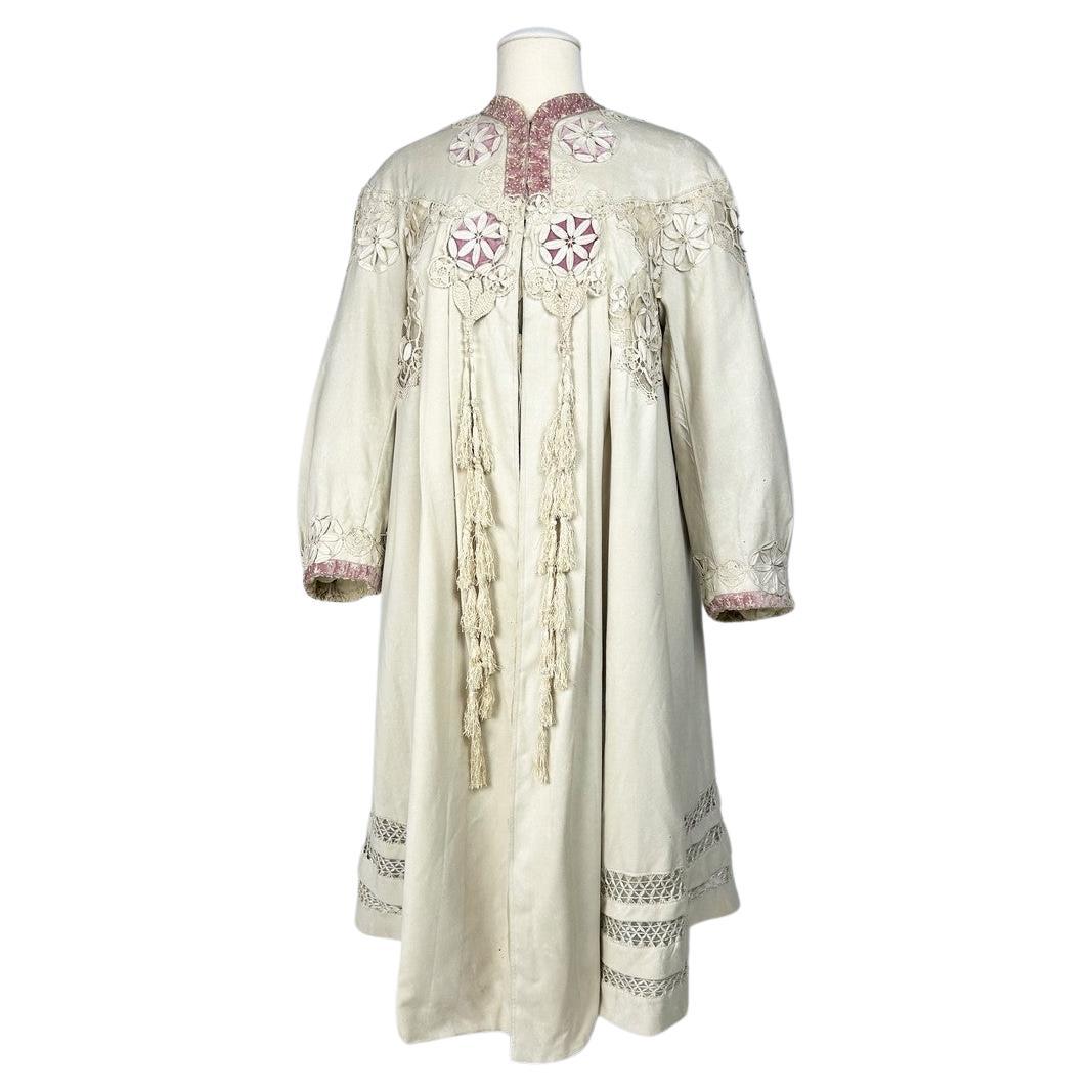 Evening coat in wool felt applied with embroidery, by Chellier Paris Circa 1910 For Sale