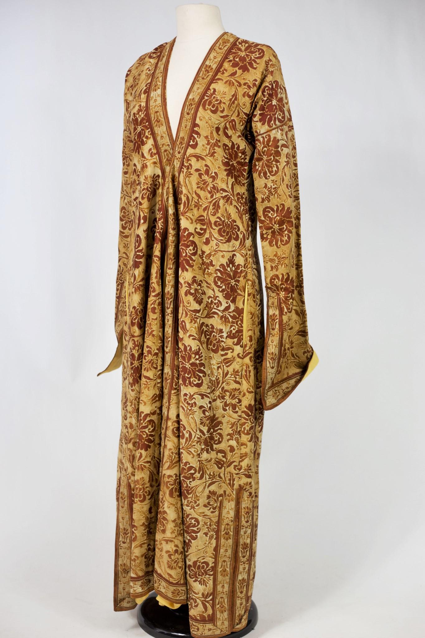 Brown Evening coat or Kaftan in printed cotton by Mariano Fortuny Circa 1950