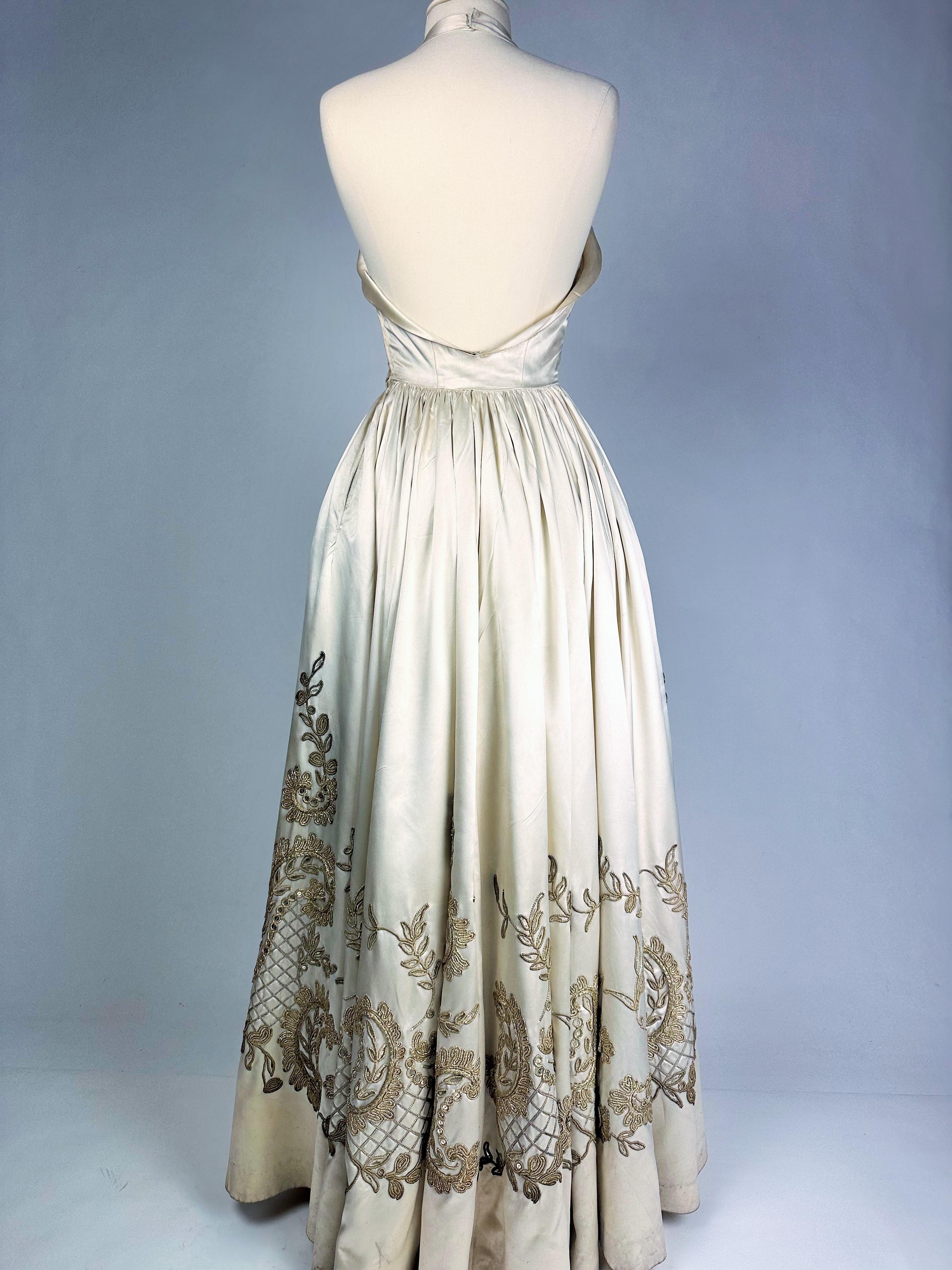 Evening dress by Lucien Lelong Couture in embroidered champagne satin Circa 1942 In Good Condition In Toulon, FR