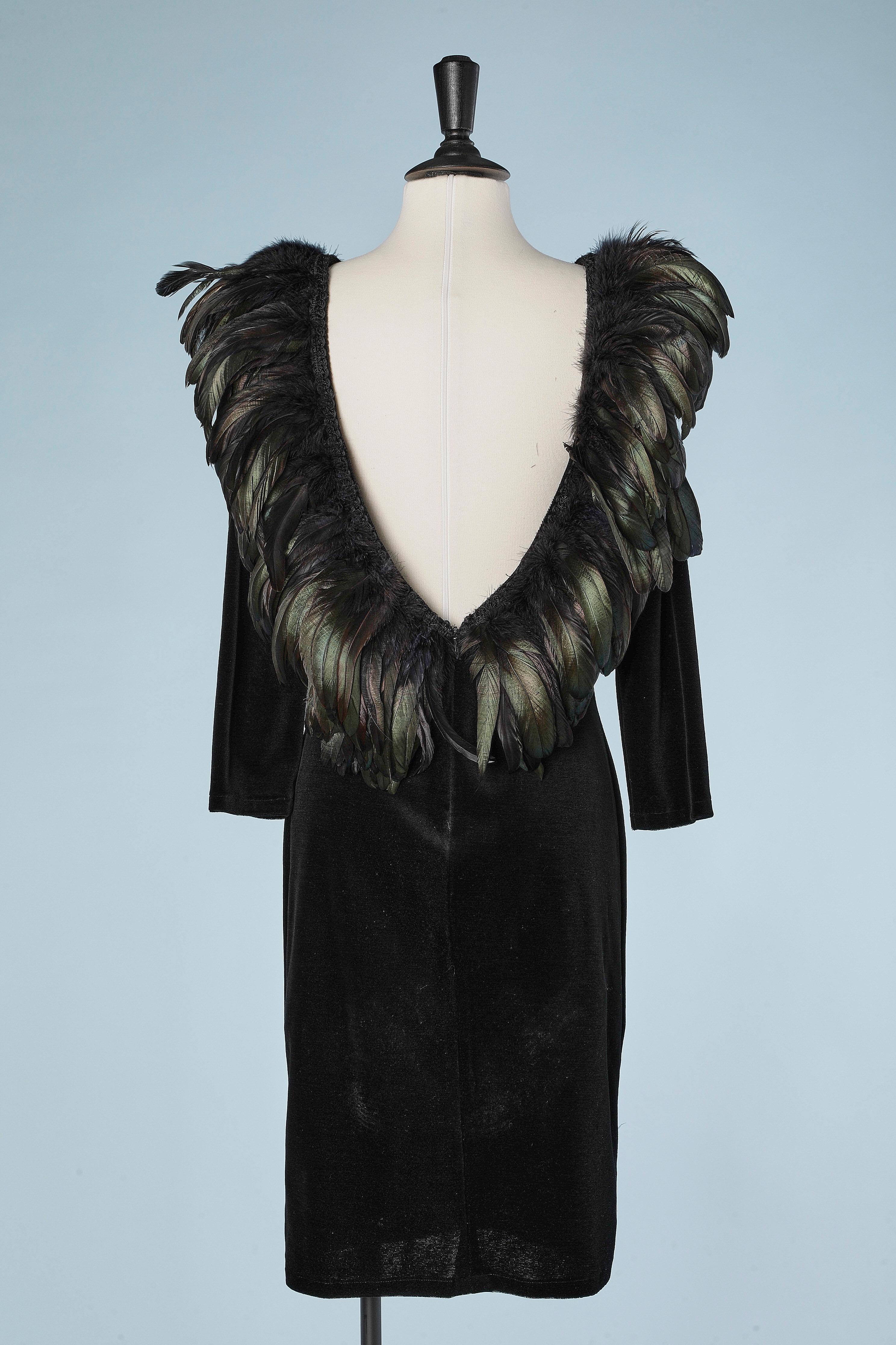 Evening dress in black velvet and rooster feathers Ann Green In Excellent Condition For Sale In Saint-Ouen-Sur-Seine, FR